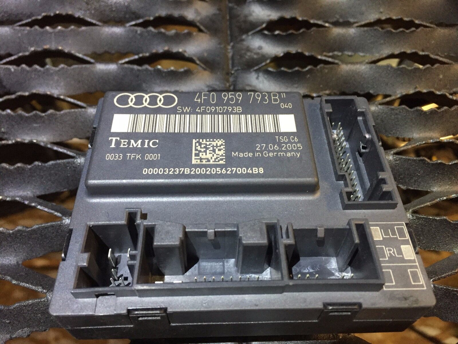 05-08 Audi A6 C6 Front Driver Door Window Control Module OEM 4F0959793 - Power Window Switch Replacement for Smooth Operation & Enhanced Safety