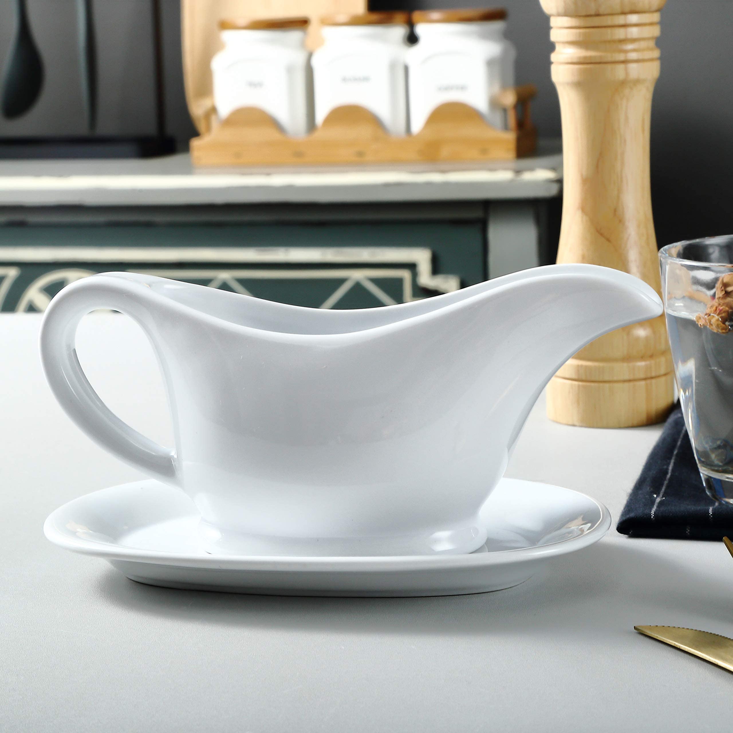 Bruntmor 11 Oz White Ceramic Gravy Boat with Serving Tray - Small Ceramic Sauce Dispenser for Dinner Parties, Holiday Meals & Fine Dining - Perfect for Gravy, Syrup & Dressings