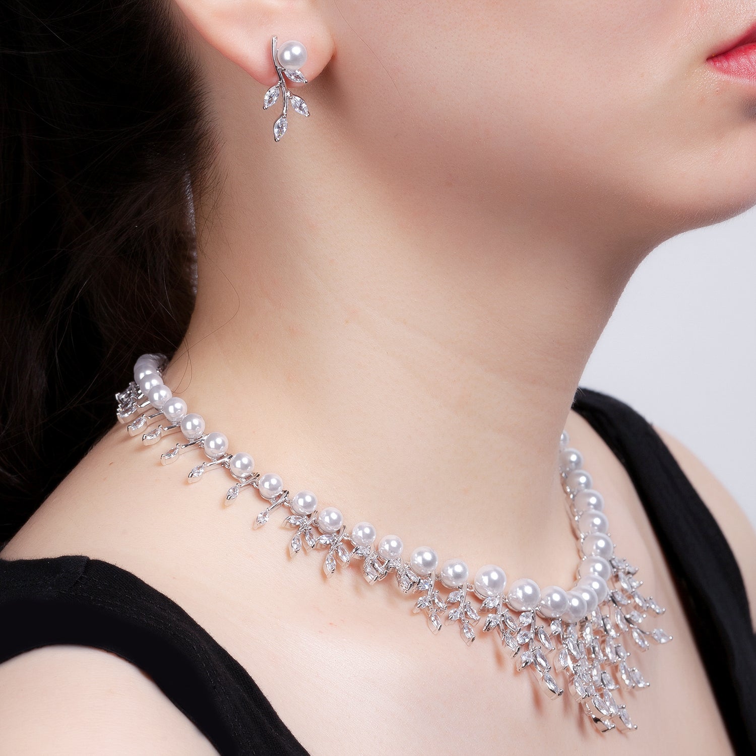 5A Cubic Zirconia Leaf Pearl Necklace & Earrings Set for Women - Elegant Jewelry Gift for Wedding, Anniversary & Special Occasions