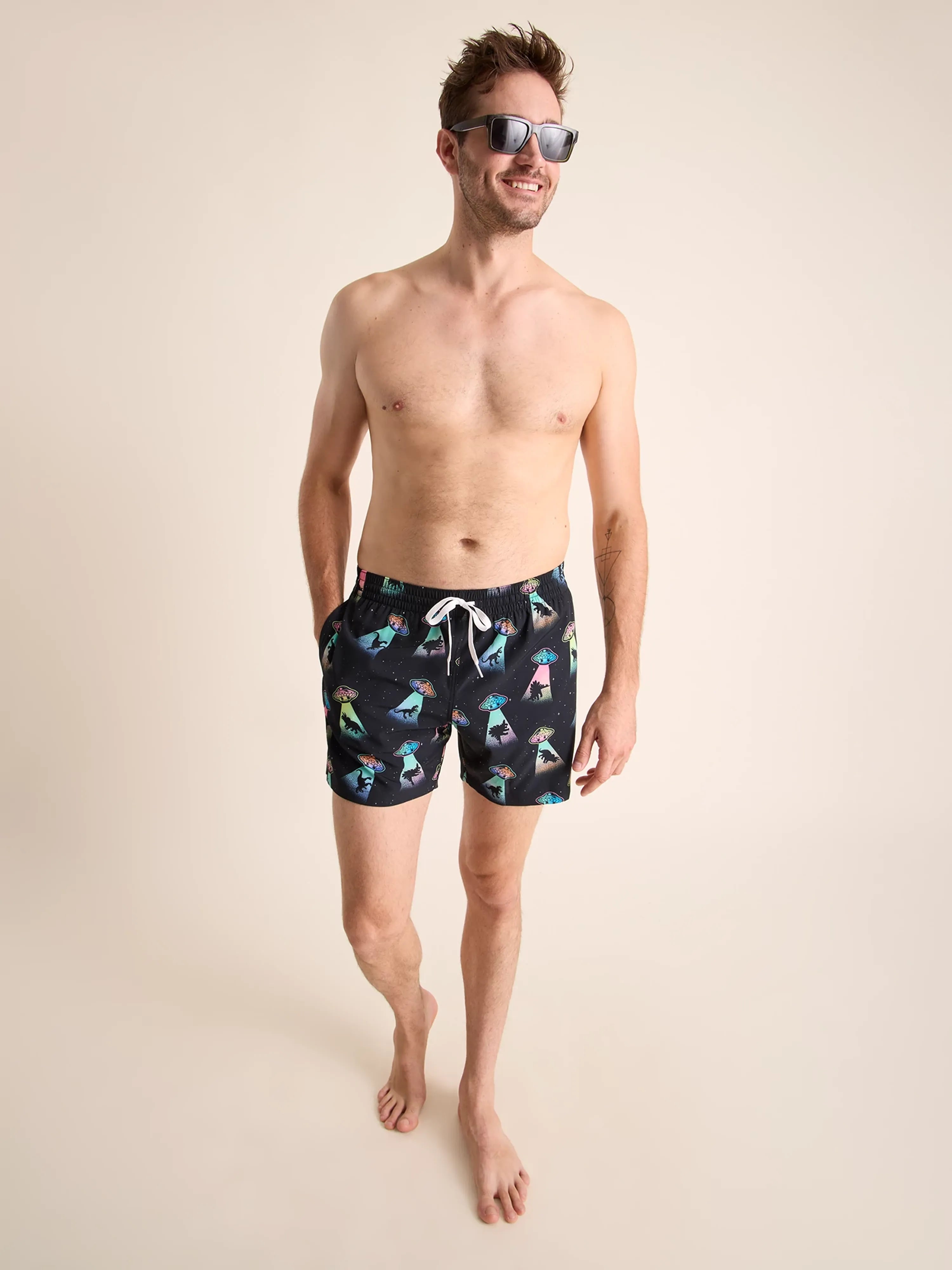 Chubbies 5.5 Inch The Beam Me Ups Swim Trunks - Black Plaid Pattern Quick-Dry Swim Shorts for Men | Perfect for Beach, Pool, and Summer Vacations