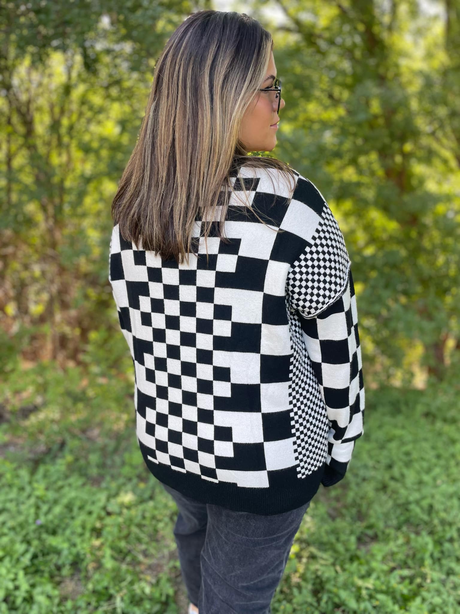 PREORDER: Stylish Checkered Sweater for Women & Men - 4 Color Options - Cozy Knit Pullover for Fall & Winter Fashion - Perfect for Casual Outfits, Office Wear & Holiday Gatherings