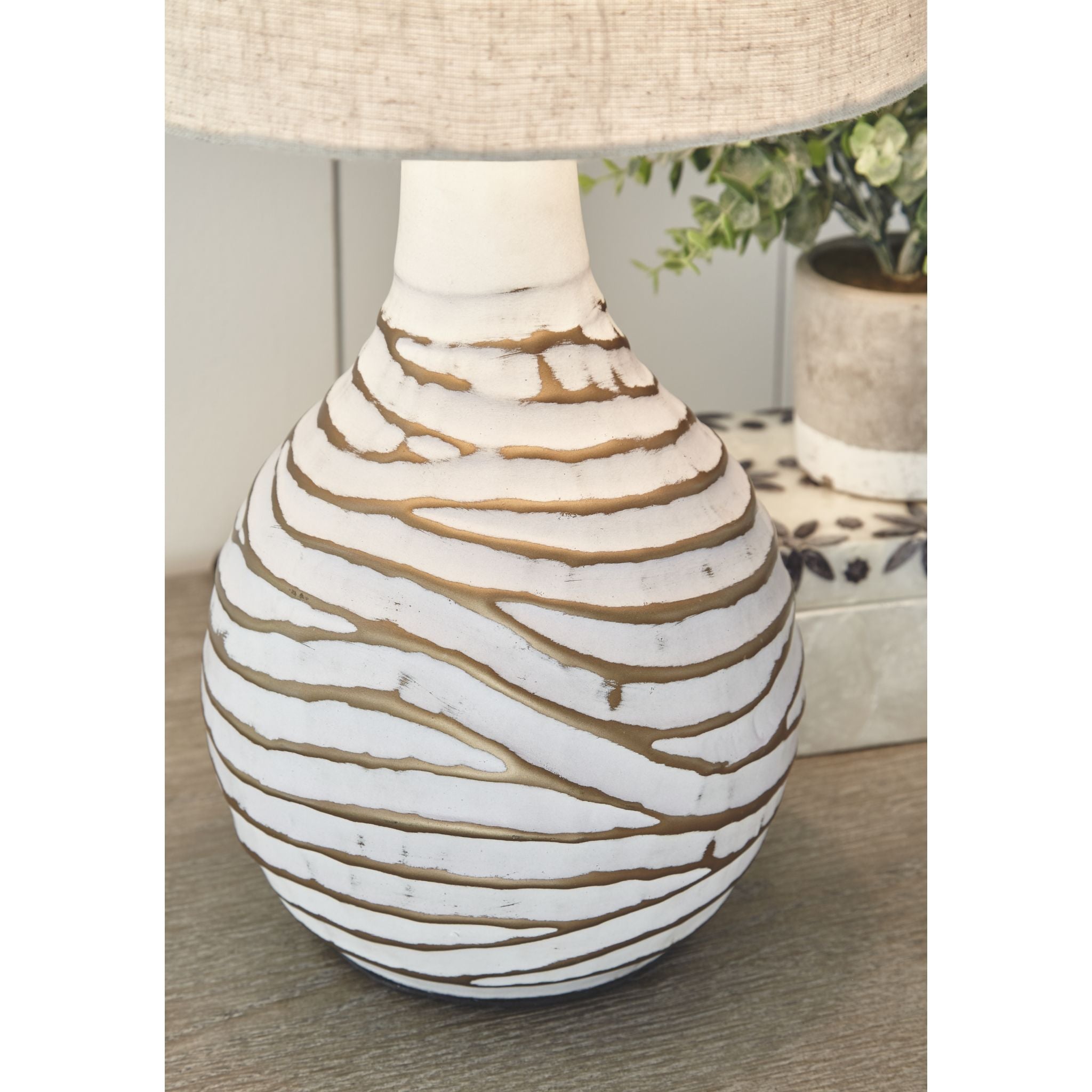 Aleela Modern Table Lamp - 21.5 Inch Height, LED Bedside Lamp with USB Port, Adjustable Brightness for Living Room, Bedroom & Office (Warm White Light) - Perfect for Reading, Working & Relaxing