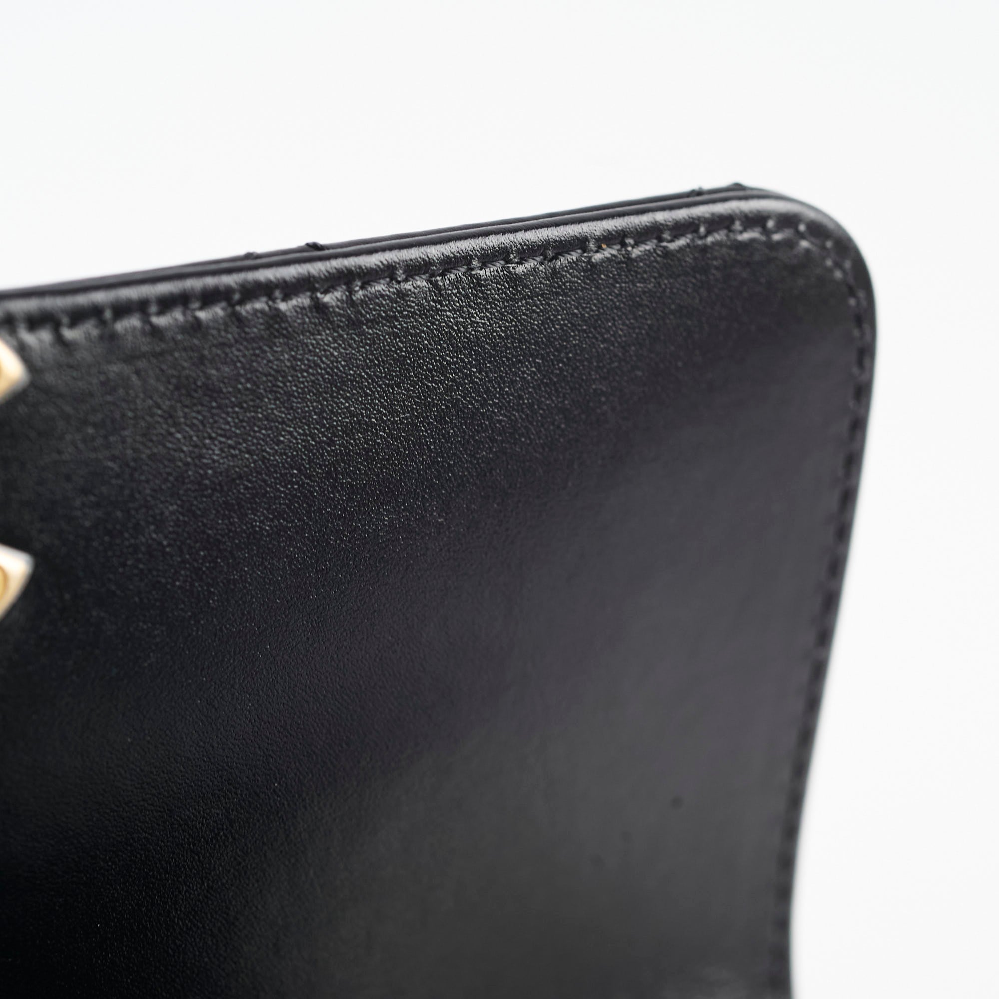Chanel Perfect Fit Flap Bag Black Microchipped 2023 - Luxury Designer Handbag for Women, Everyday Use & Special Occasions