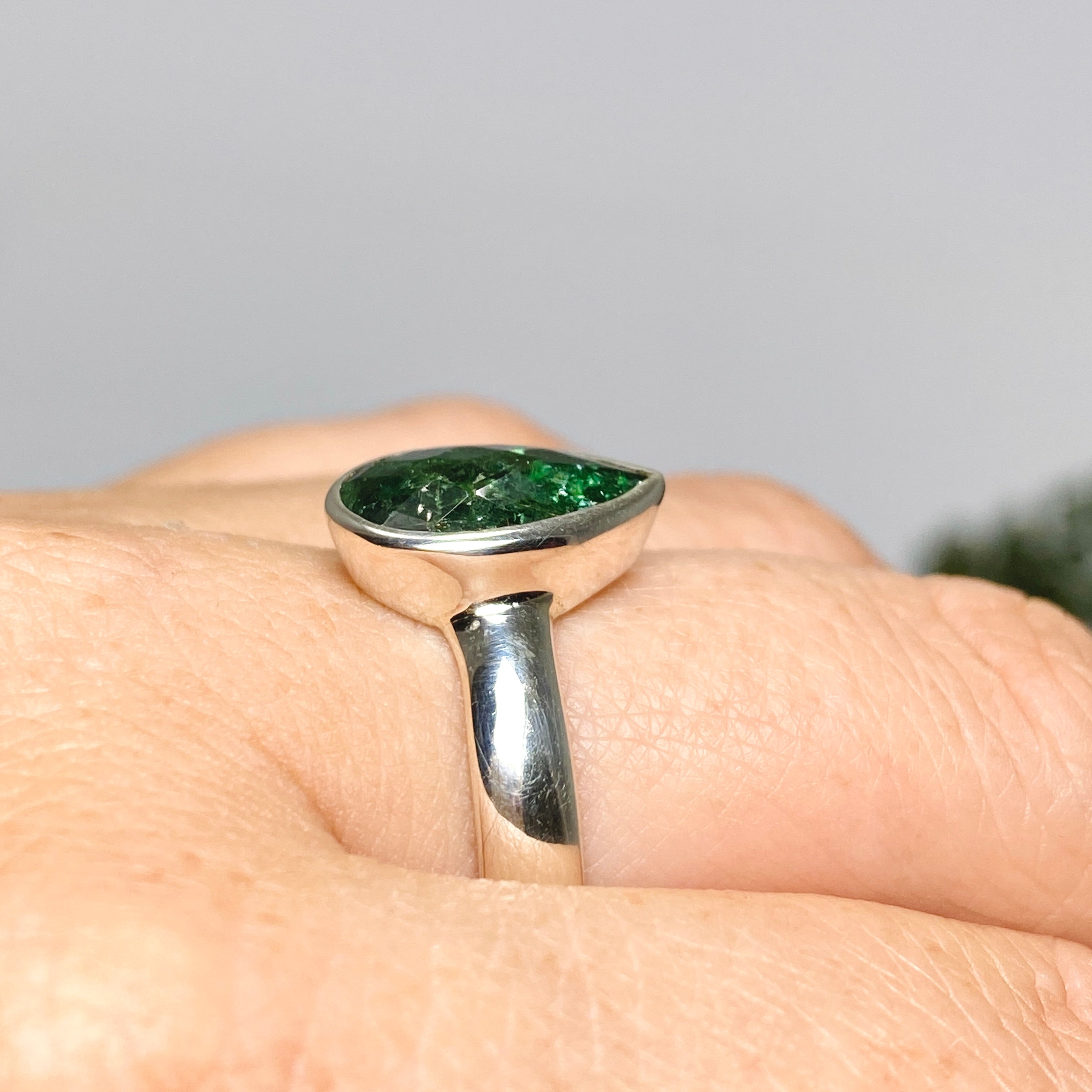 Chrome Tourmaline Teardrop Checkerboard Faceted Ring - Size 8.5 - PRGJ727 - Elegant Jewelry for Women, Perfect for Weddings, Parties & Special Occasions