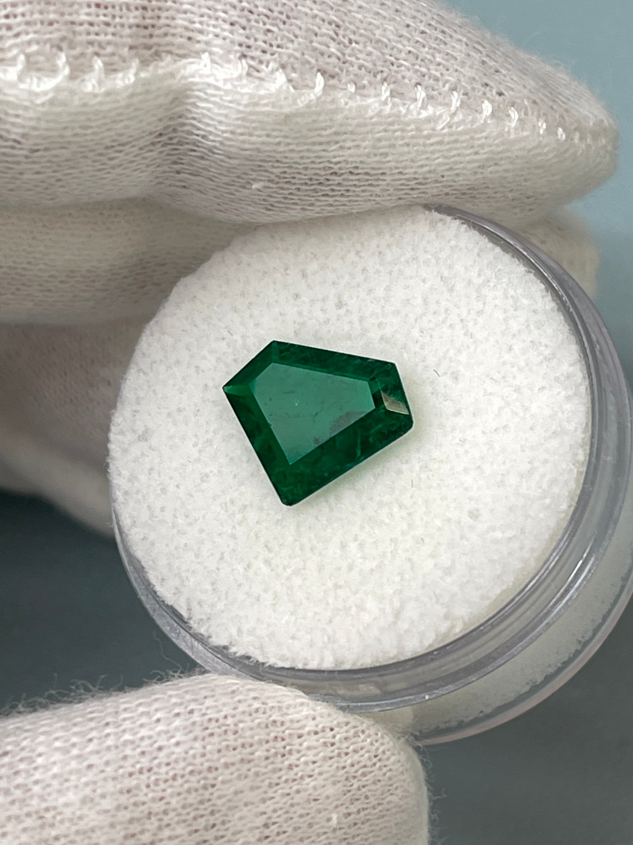 1.68 Carat AAA+ Muzo Fancy Shield Cut Natural Loose Colombian Emerald Gemstone for Jewelry Making, Engagement Rings & Luxury Gifts - Rare Collector's Stone