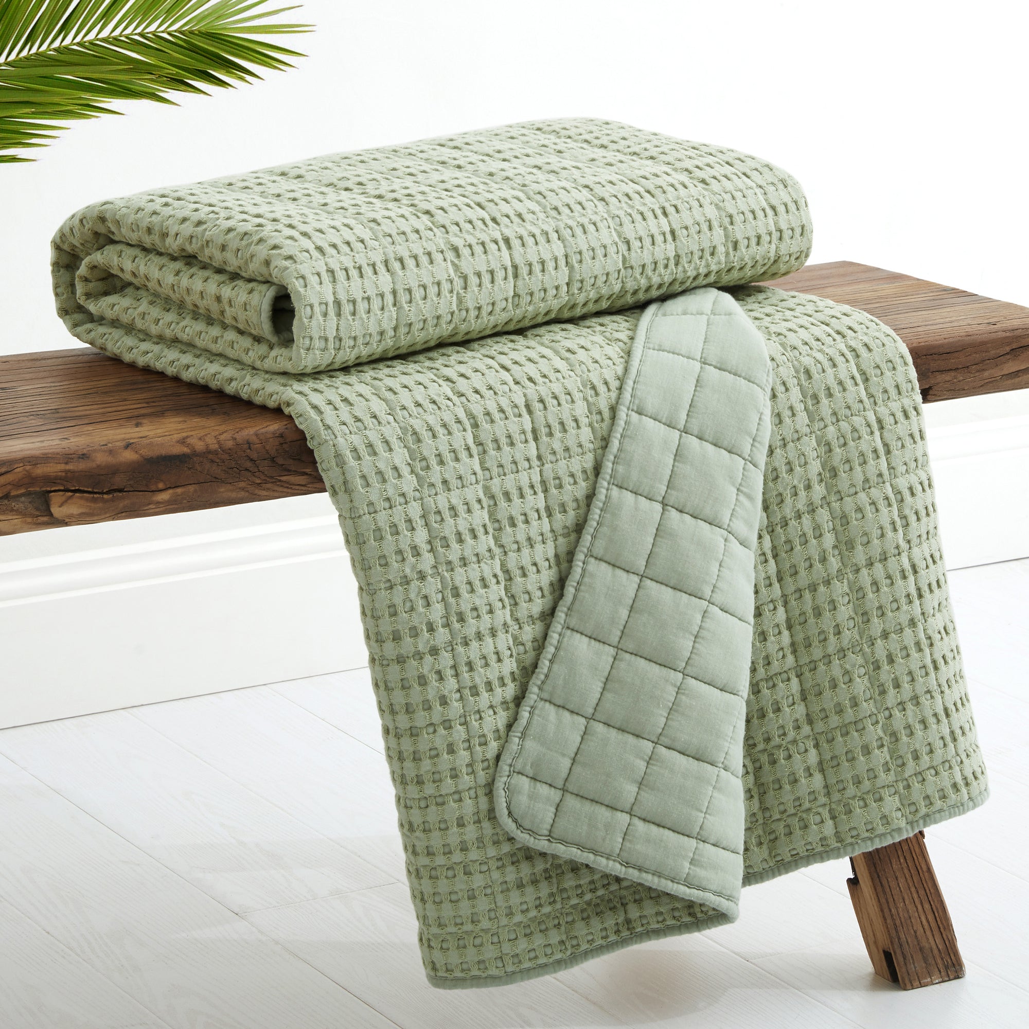 Soft Mills Waffle Quilted Throw Blanket - Cozy & Warm Bedding for Couch, Sofa, and Bed - Perfect for Winter Nights, Movie Time & Home Decor