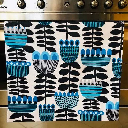 Vintage Mid Century Tulips Tea Towel - Floral Cotton Kitchen Towel for Dish Drying, Hand Wiping & Home Decor