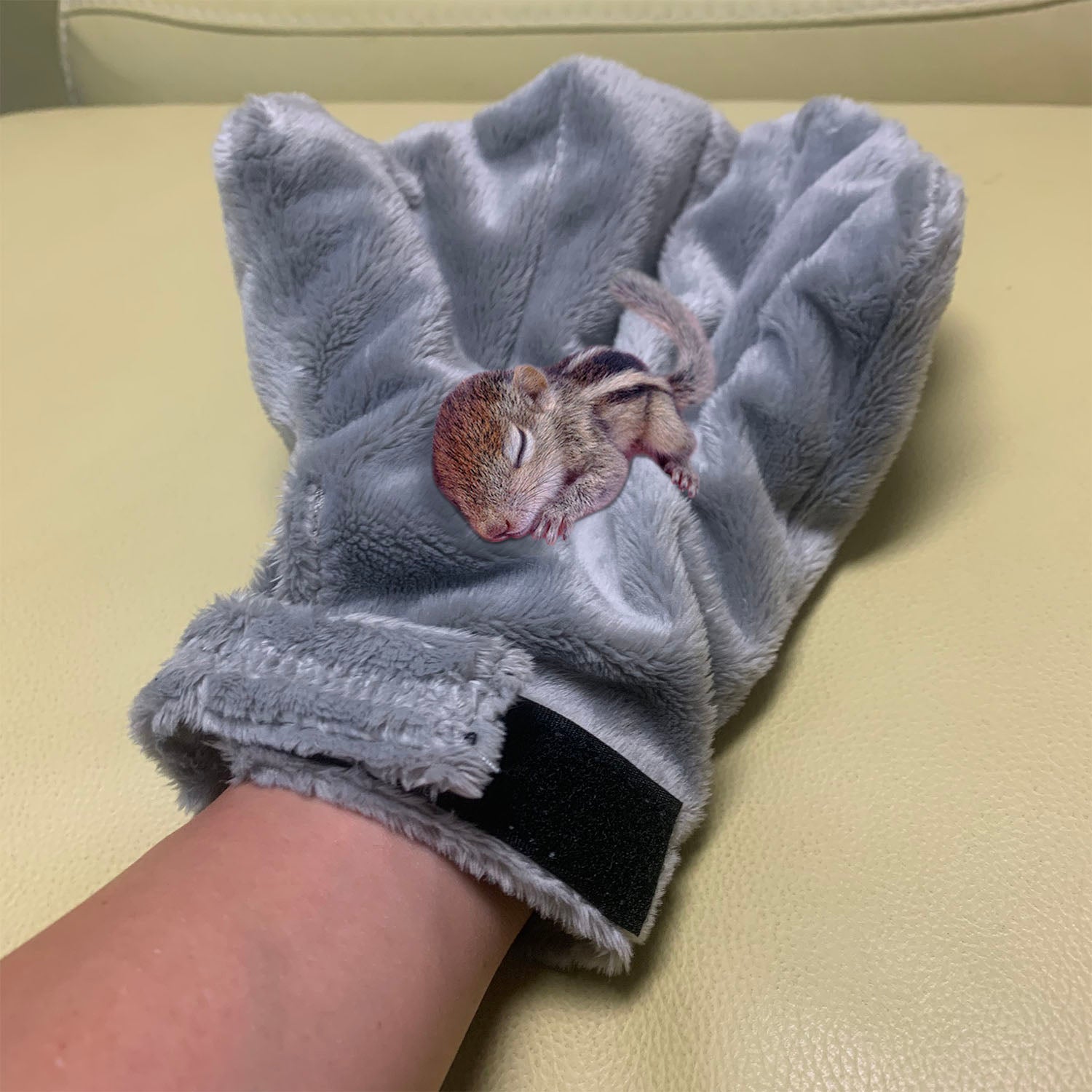 Calming Gloves for Anxiety Relief - Soft Compression Gloves for Stress & Hand Pain - Perfect for Meditation, Yoga & Relaxation - Ideal for Adults & Seniors