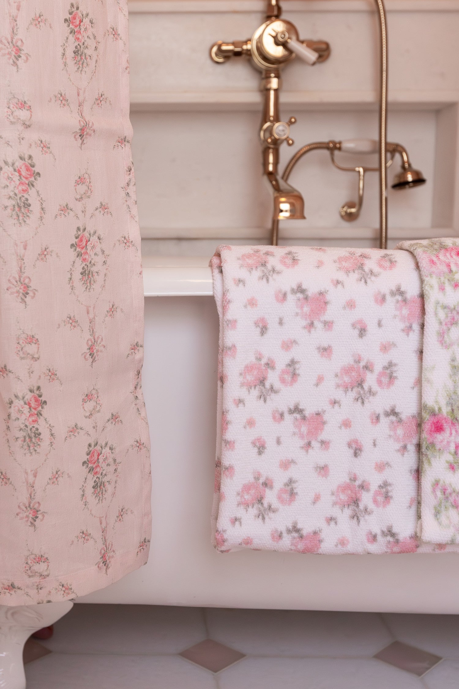 Premium 100% Cotton Bath Towel Set - Soft, Absorbent & Quick-Drying - Luxury Spa & Bathroom Essentials for Home, Gym, and Travel