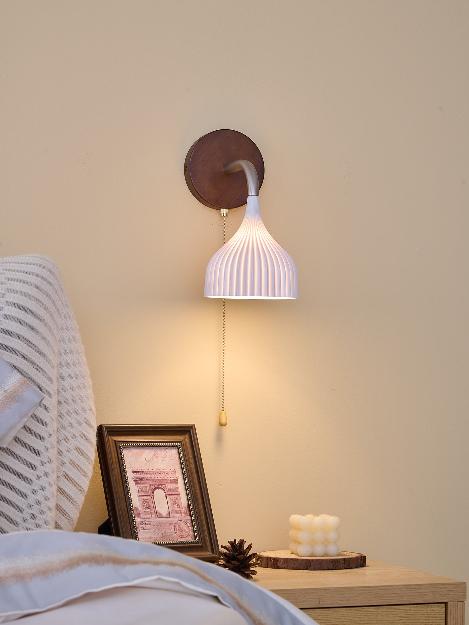 Lucina Modern Wall Lamp - Sleek LED Sconce Light for Bedroom, Living Room & Hallway - Energy Efficient Indoor Lighting Fixture (Perfect for Home Decor & Ambient Lighting)