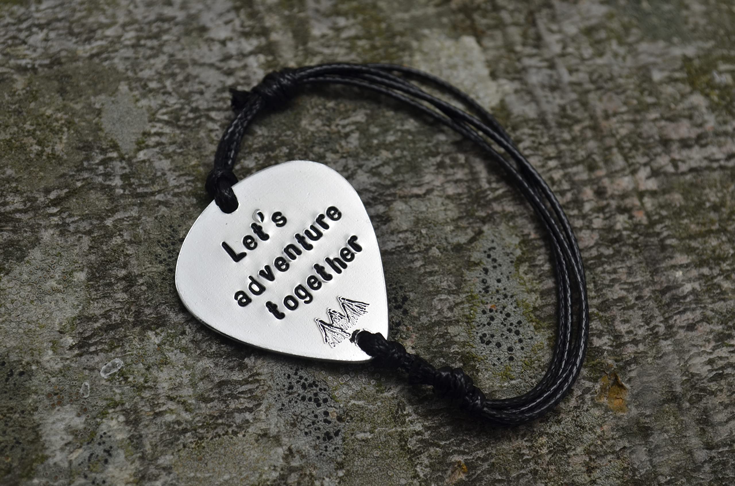 Custom Engraved Guitar Pick Bracelet for Men - Personalized Music Lover Gift for Boyfriend, Anniversary & Birthday - Unique Jewelry for Musicians & Rock Fans - Perfect for Concerts, Gigs & Special Occasions