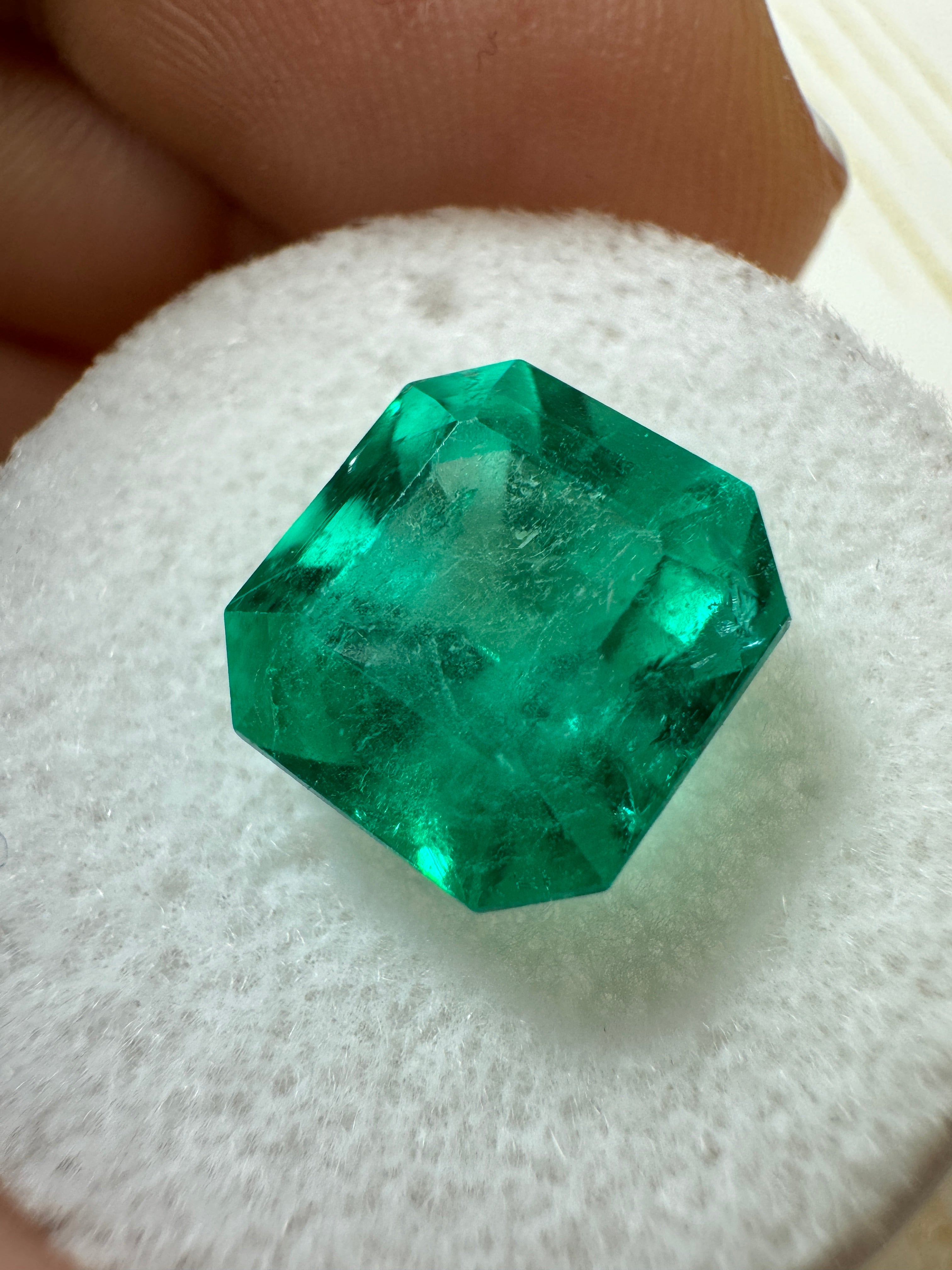4.83 Carat 10x10mm Bluish Loose Colombian Emerald Asscher Cut Gemstone for Jewelry Making - Perfect for Engagement Rings, Necklaces & Luxury Gifts