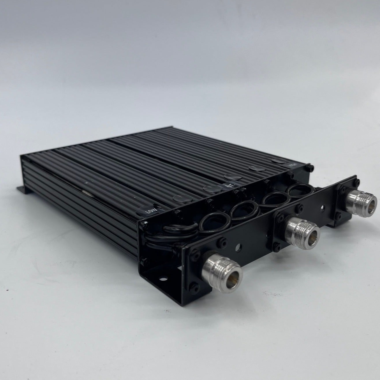 Motorola Combilent DSCP10725 400-500 MHz UHF Duplexer for Two-Way Radio Communication - Ideal for Public Safety, Commercial & Industrial Use