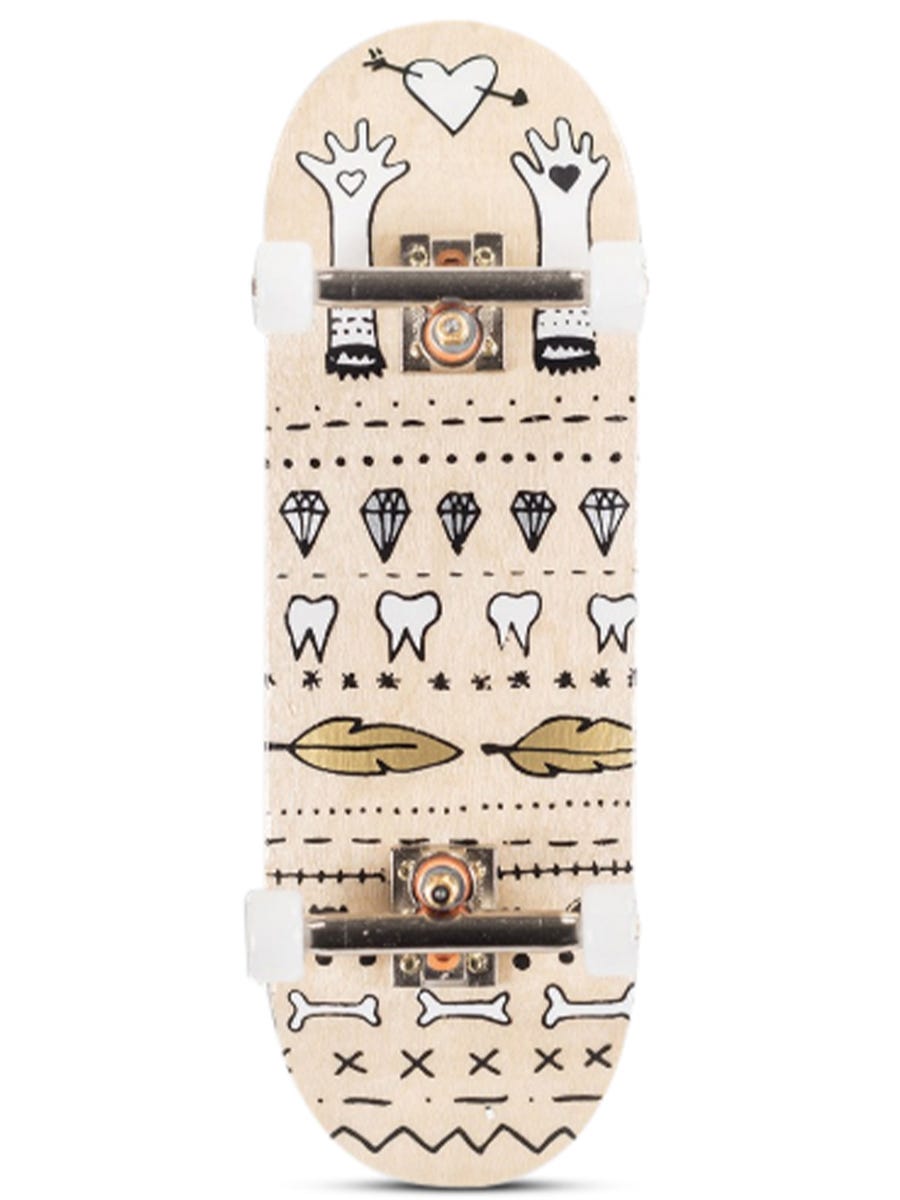 Berlinwood Fingerboard Complete - Professional Finger Skateboard with EnVoyage Hearts Design - Perfect for Skateboard Enthusiasts & Collectors - Great for Indoor Play, Office Stress Relief & Skate Tricks Practice