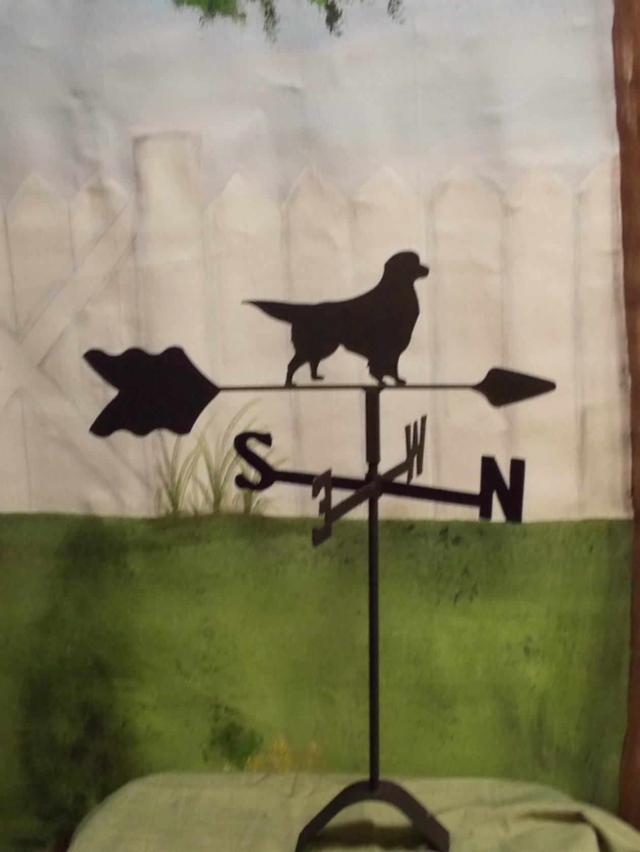 Black Wrought Iron Golden Retriever Dog Weathervane - Rustic Roof Mount Outdoor Decor for Garden, Farmhouse, or Barn Decoration
