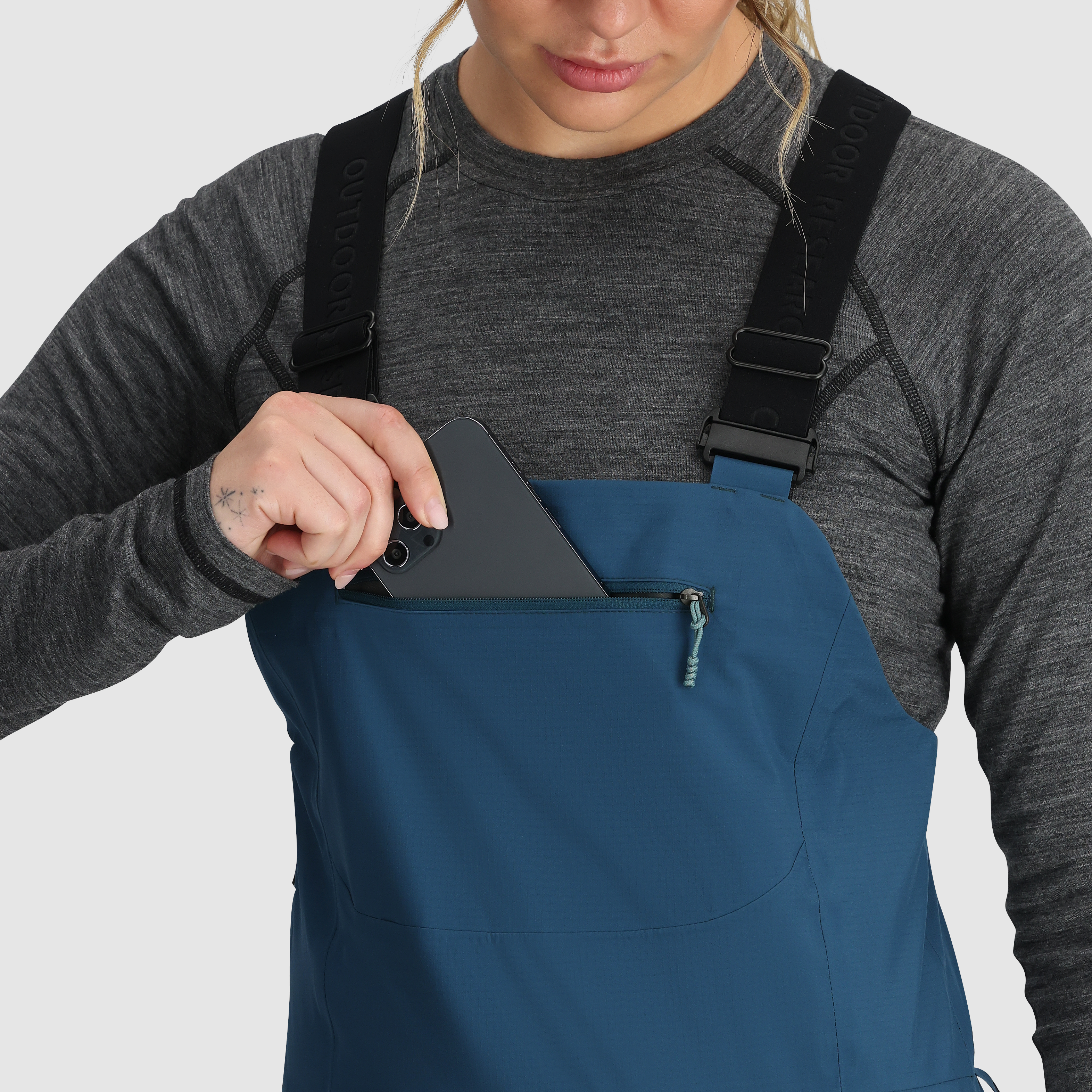 Premium Women's Carbide Bibs - Durable & Stylish Kitchen Apron for Cooking, Baking & Grilling - Perfect Gift for Home Chefs & BBQ Lovers