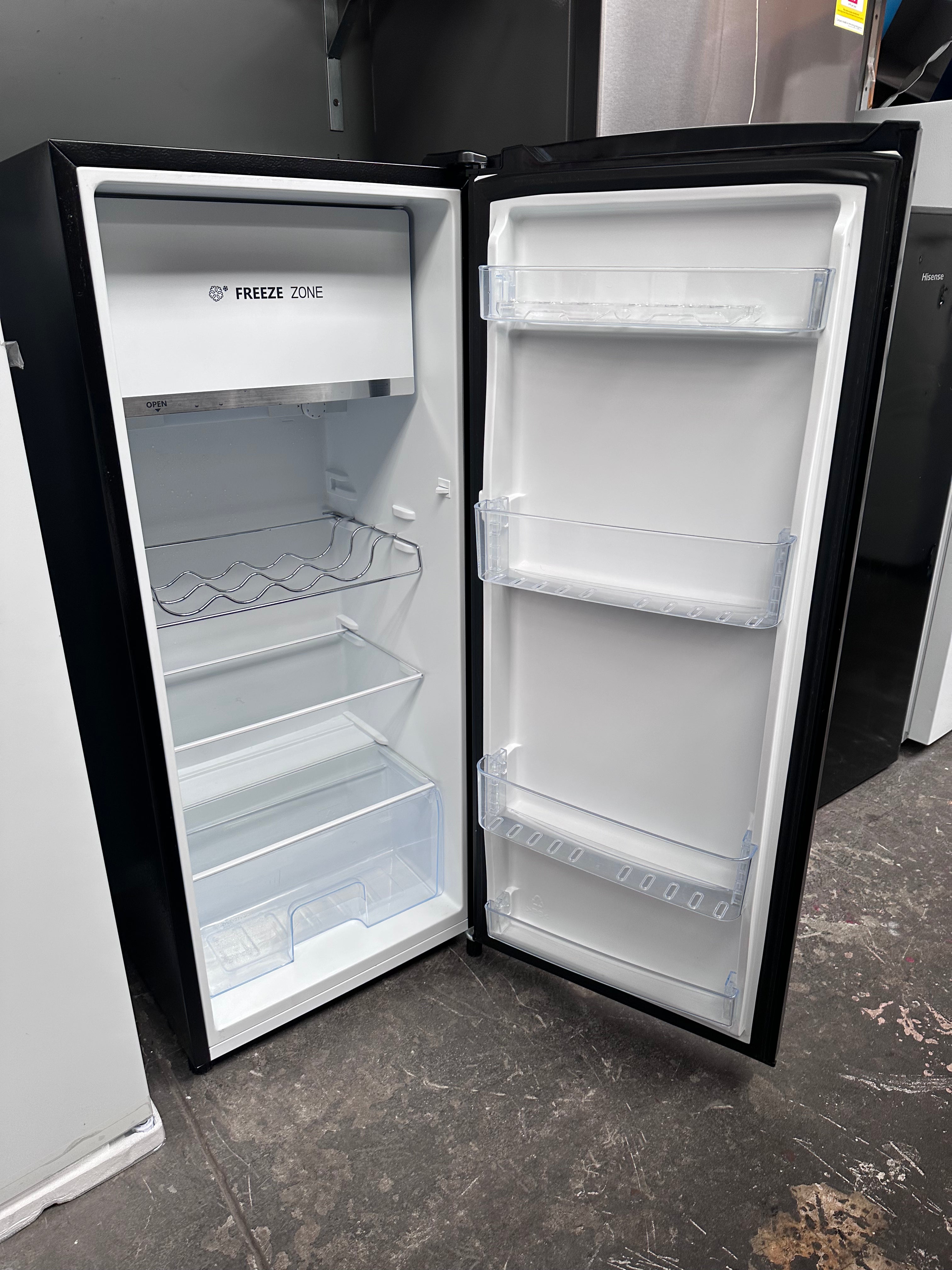 Hisense 157L Compact Refrigerator - Energy Efficient Mini Fridge with Freezer - Certified Refurbished - Perfect for Dorm, Office, Bedroom or Small Spaces