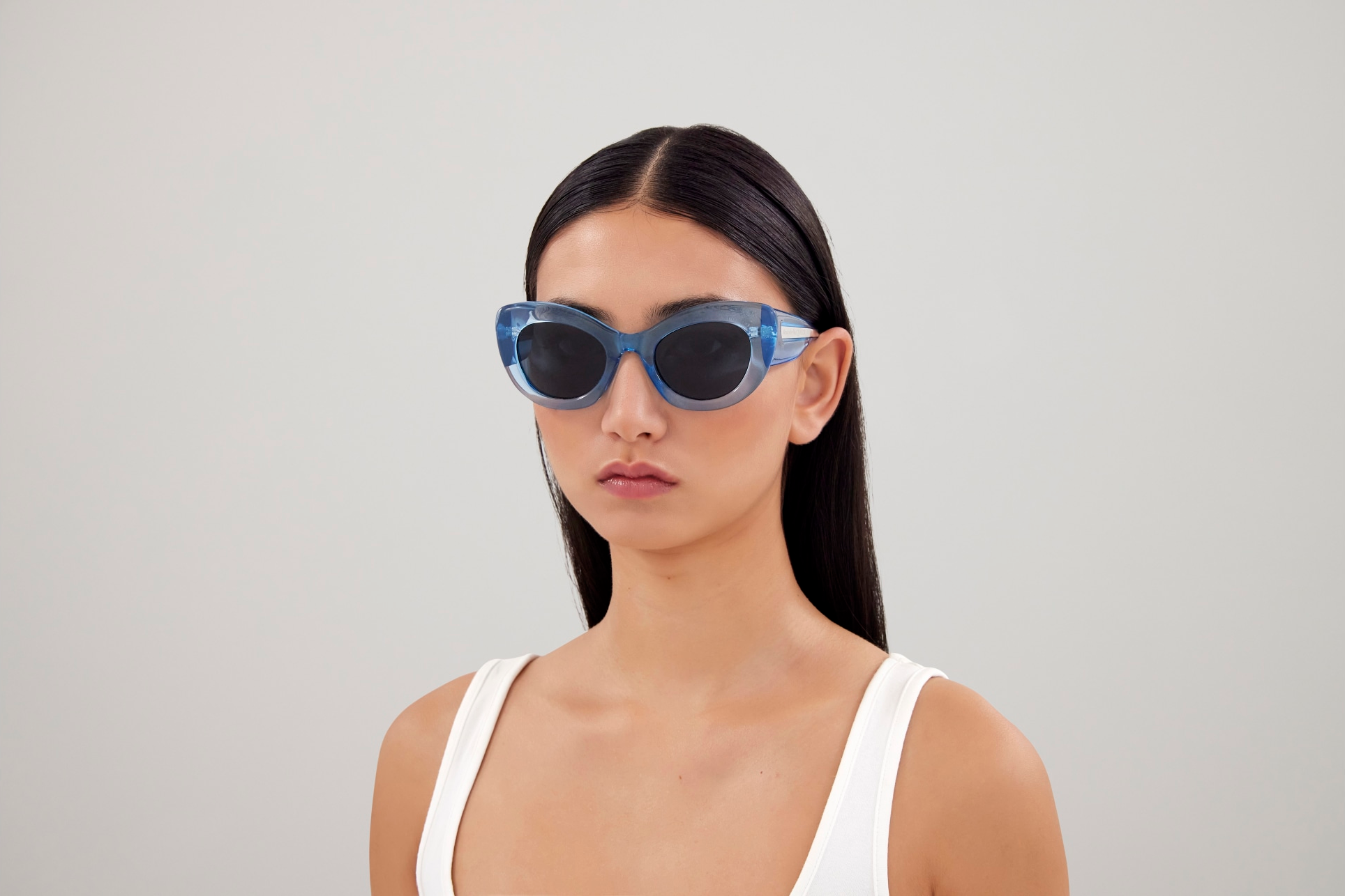 Alexander McQueen AM0403S Sunglasses - Luxury Designer Shades for Women & Men - UV Protection & Fashion Statement - Perfect for Travel, Beach & Everyday Wear