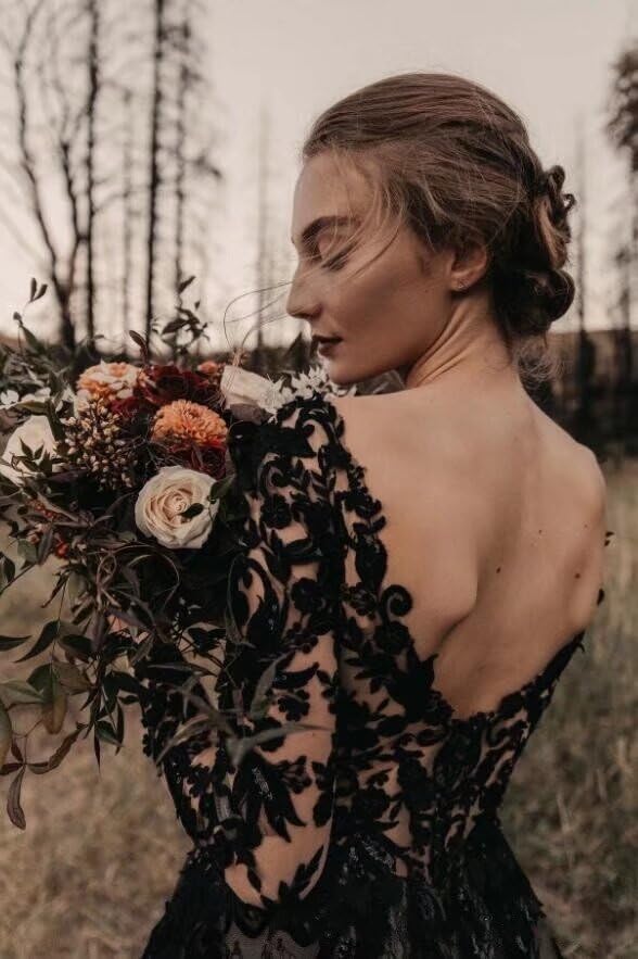 Elegant Black Lace Long Sleeve Wedding Dress - Vintage V-Neck & Open Back Bridal Gown for Women 2025 | Perfect for Vintage-Themed Weddings, Evening Galas & Romantic Photoshoots