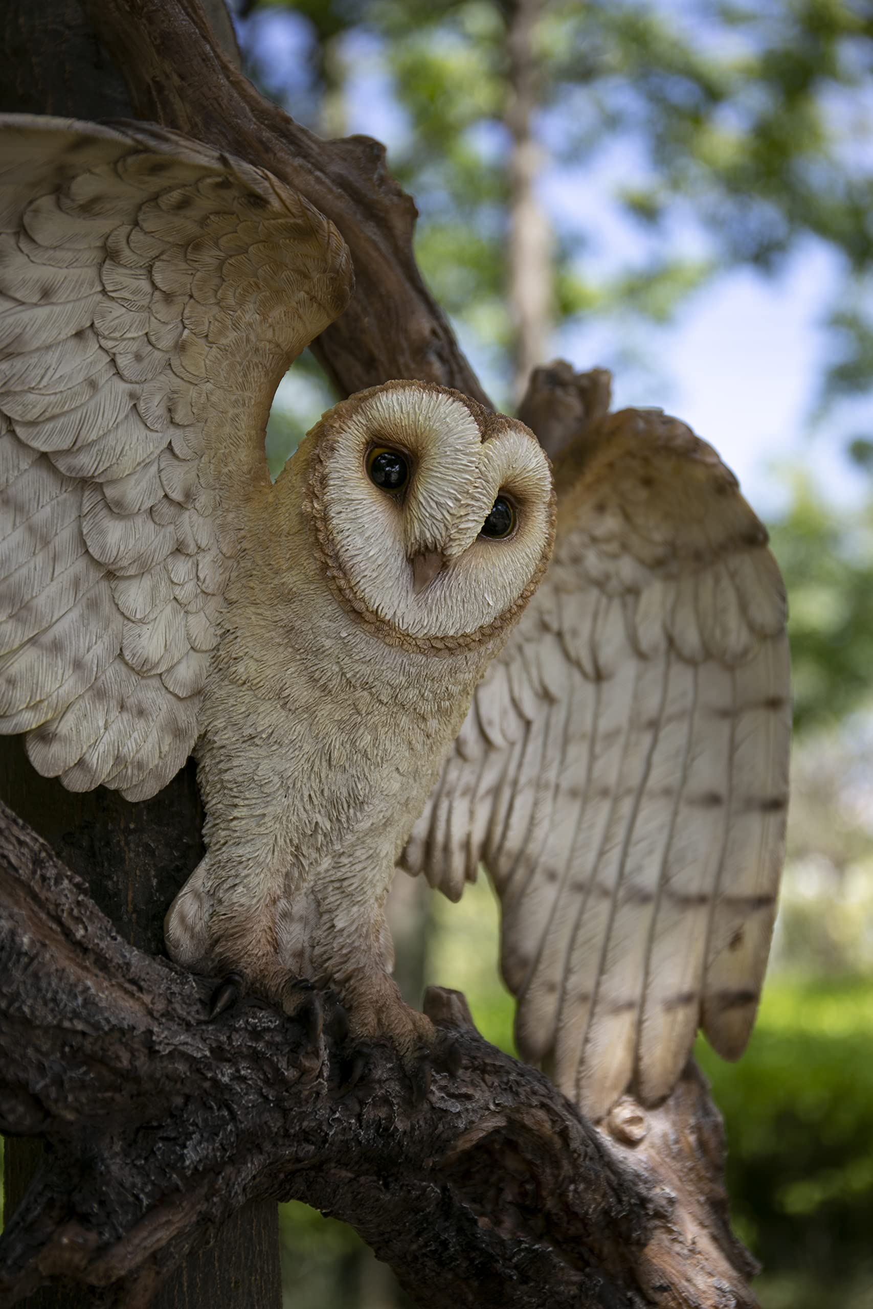 Handcrafted Flying Barn Owl Wall Plaque - Unique Home Decor Gift for Nature Lovers - Perfect for Living Room, Bedroom or Office Decoration