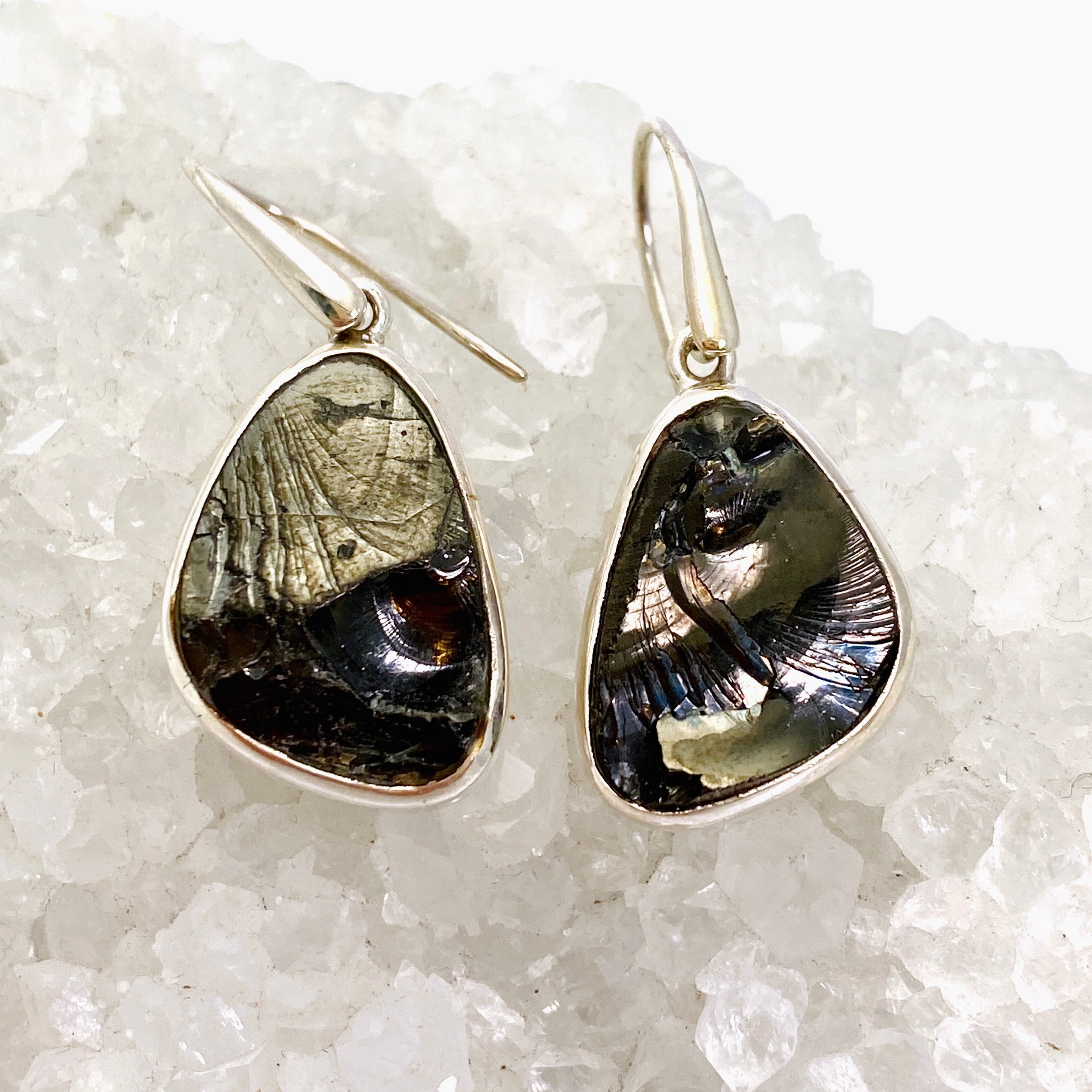 Natural Shungite Freeform Raw Stone Earrings for Women – Handmade Healing Crystal Jewelry for EMF Protection & Stress Relief – Perfect for Meditation, Yoga & Spiritual Healing