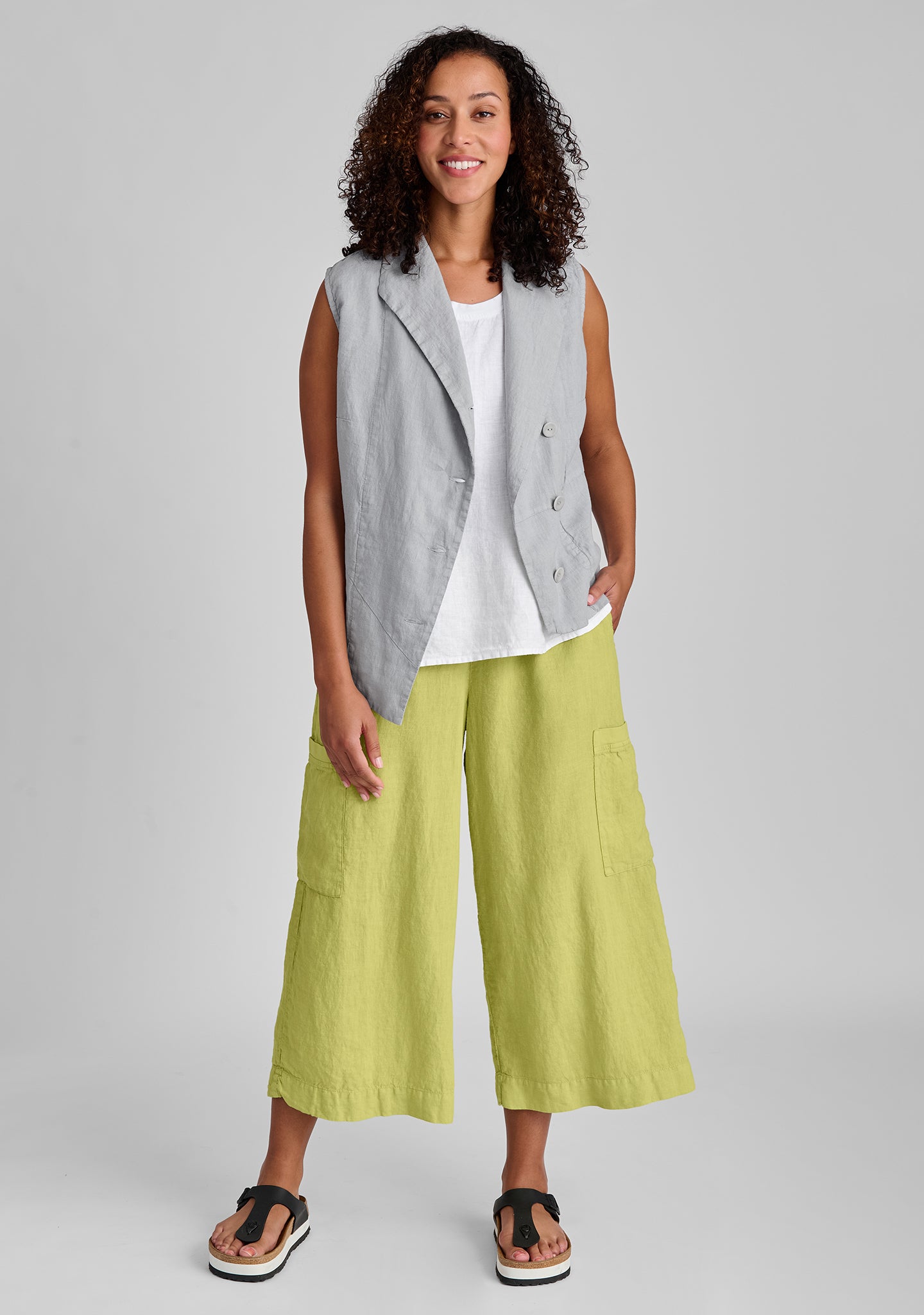 Stylish Chelsea Linen Vest for Women - Breathable Summer Fashion Top - Perfect for Casual Outings, Beach Cover-ups & Layering