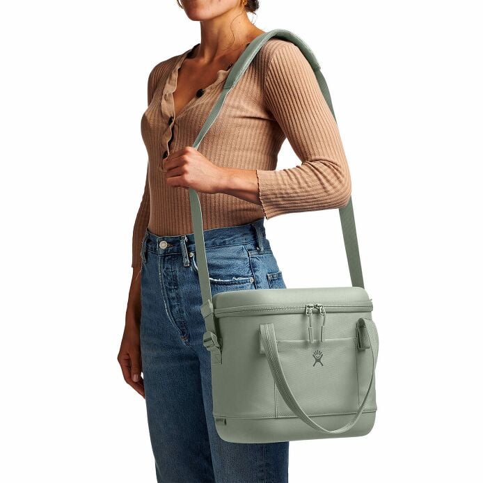 Coleman 12L Insulated Soft Cooler Bag for Picnics, Camping & Beach - Lightweight & Leak-Proof Portable Cooler with Shoulder Strap