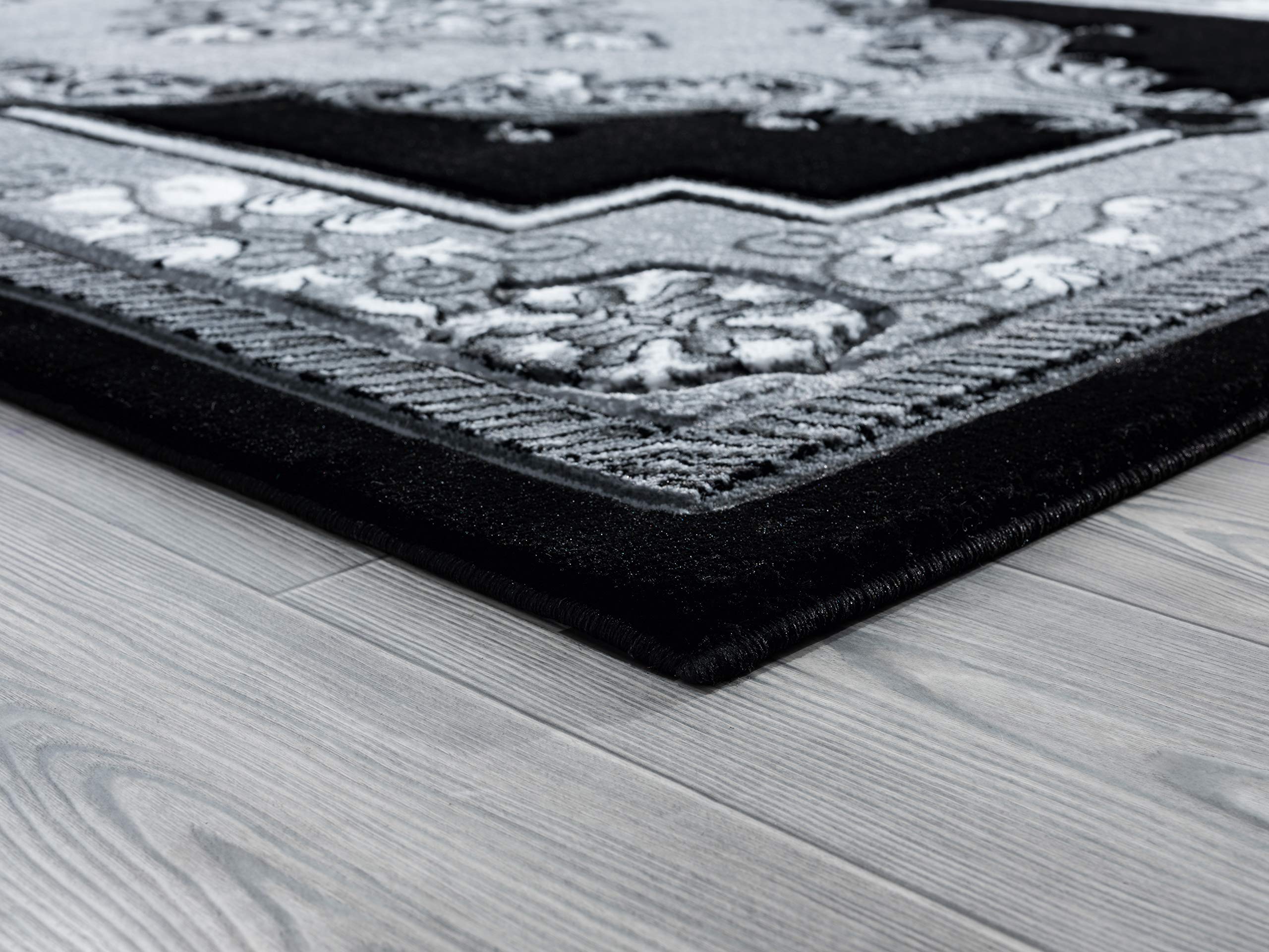 United Weavers of America Bristol Fallon Silver Round Rug 7'10