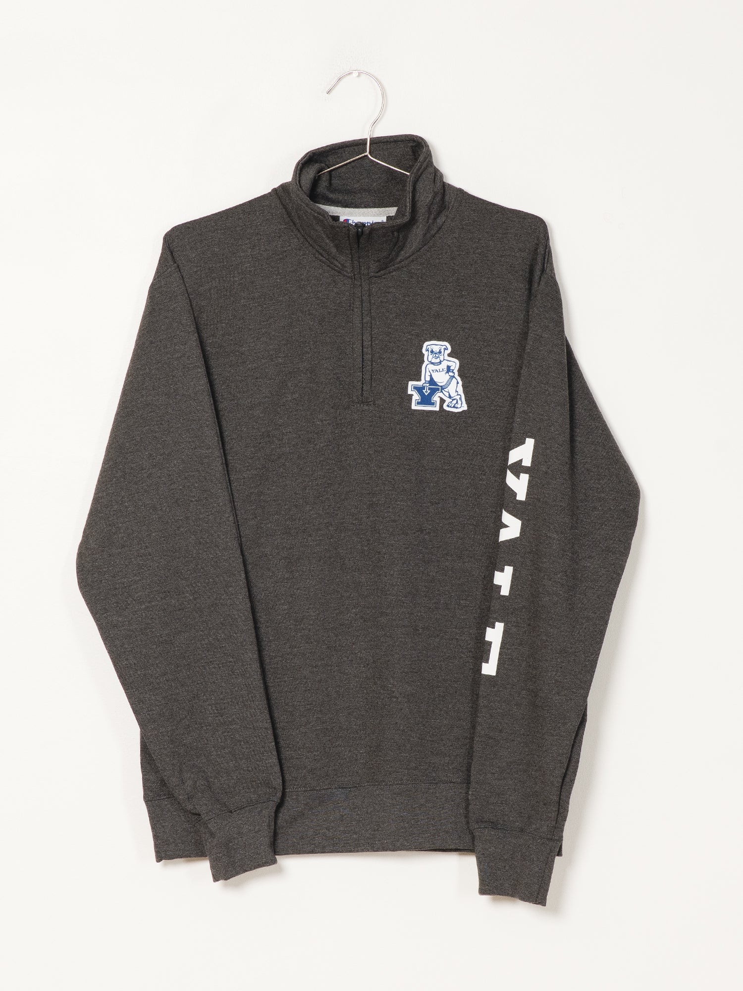 Champion 1/4 Zip Yale University Sweater - Vintage College Pullover for Men & Women - Perfect for Campus Wear, Alumni Events & Casual Outfits