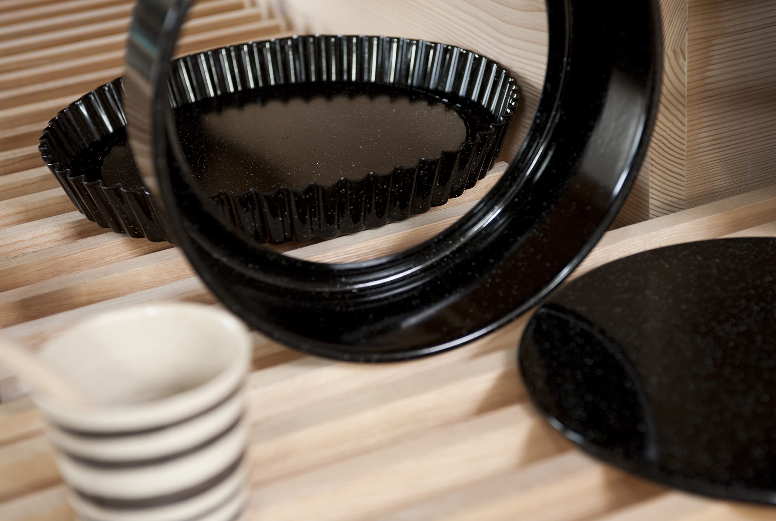 Riess CLASSIC Enamel Cake Mold Set of 3 - 26cm Round Black Baking Pans for Cakes, Pies & Desserts - Perfect for Home Baking, Party Treats & Gift Giving