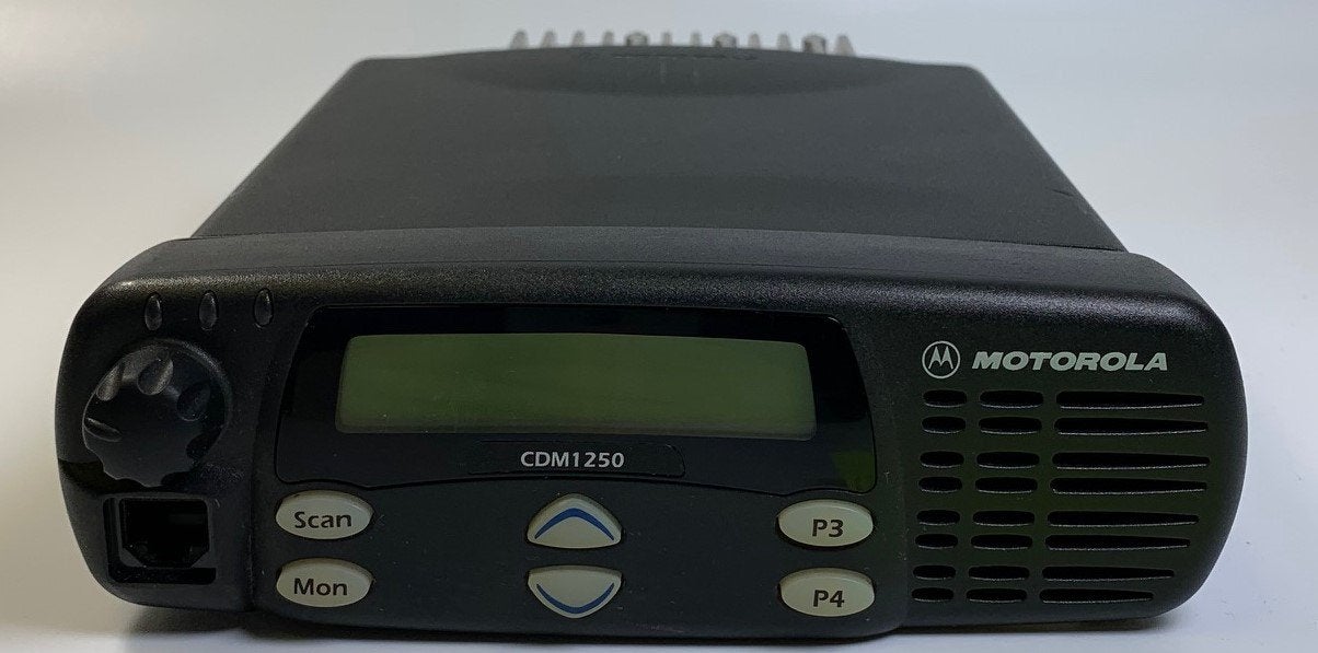 Motorola CDM1250 AAM25CKD9AA2AN Low Band Mobile Radio - Reliable Two-Way Communication for Construction, Security & Emergency Services