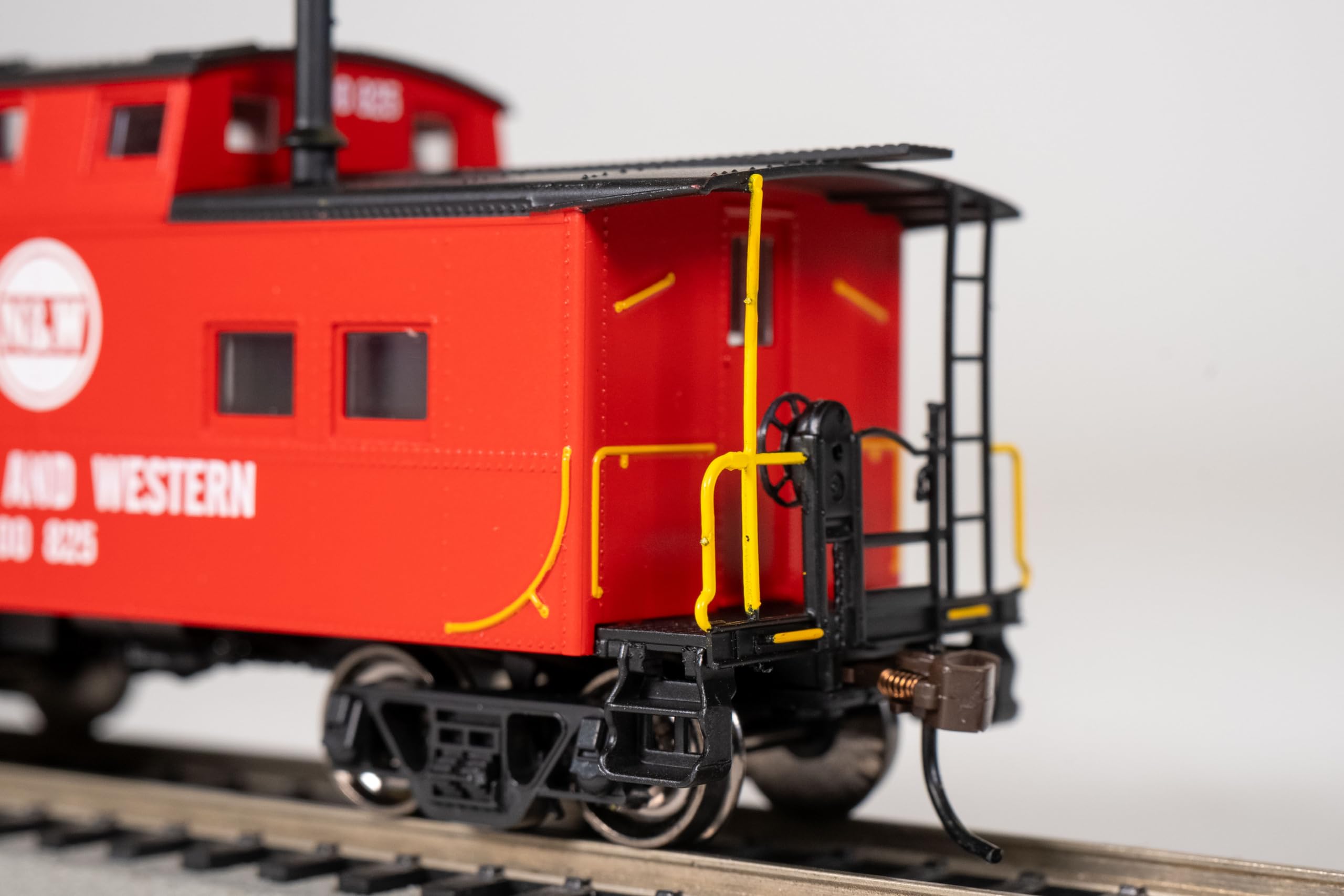 Bachmann Industries Norfolk & Western Red #500825 HO Scale Northeast Steel Caboose Model Train - Perfect for Railroad Layouts, Collectors & Train Enthusiasts
