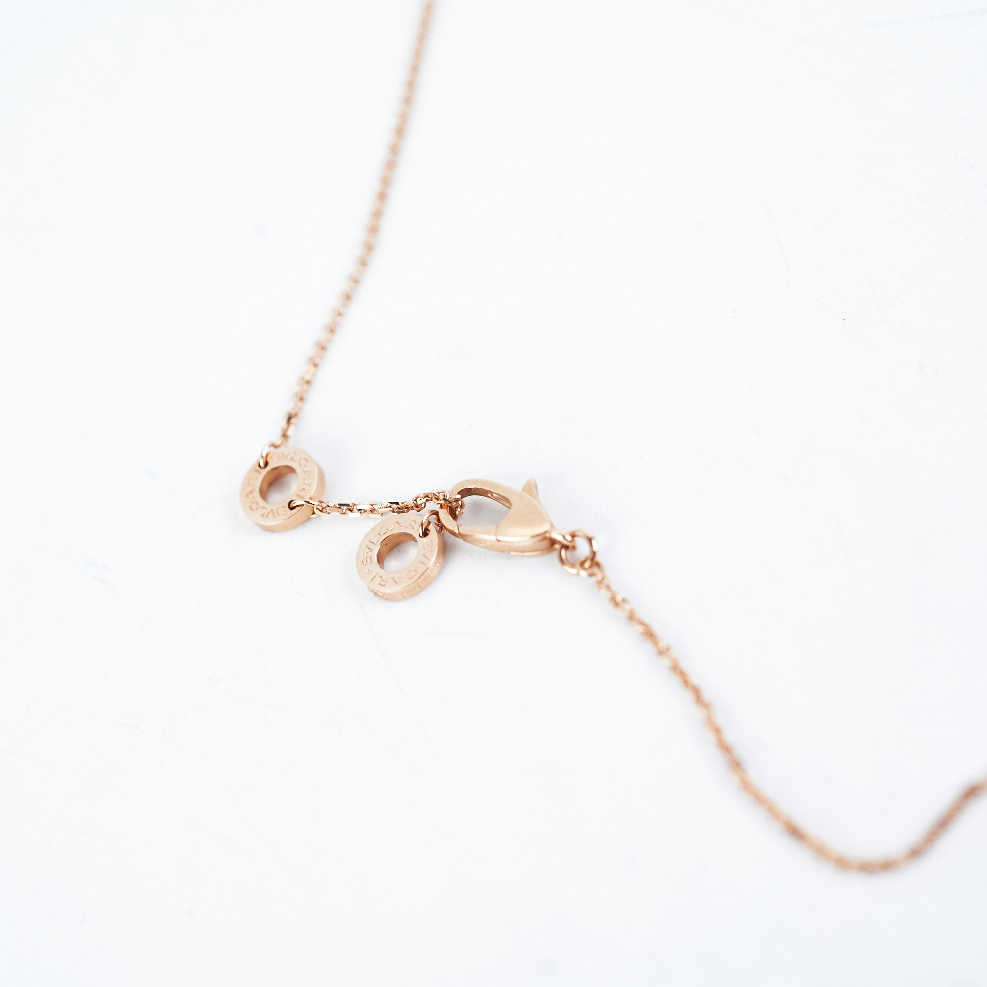 Bvlgari Divas' Dream Mother of Pearl Necklace - Elegant 18K Rose Gold Pendant with Diamonds | Perfect for Weddings, Parties & Special Occasions