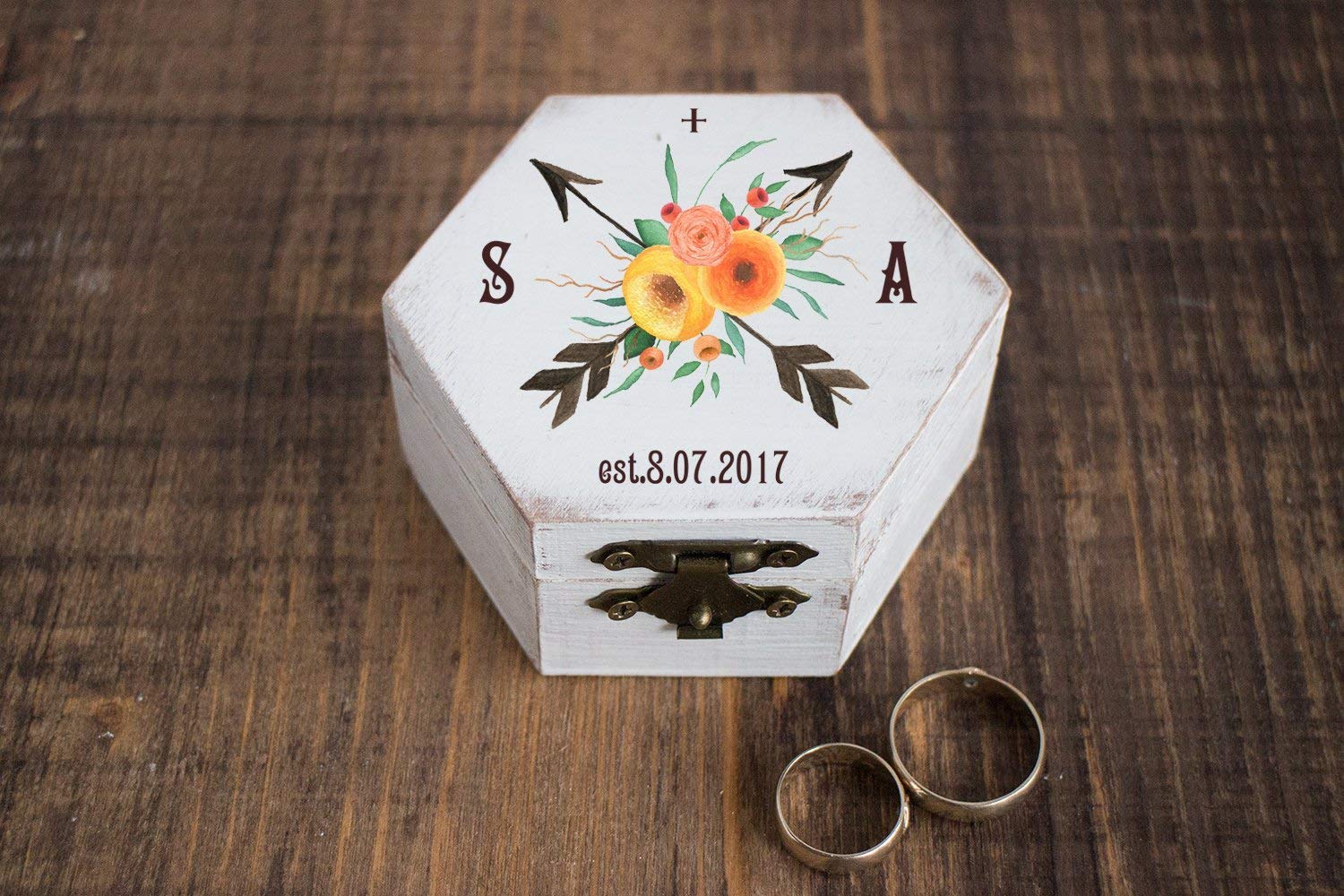 Personalized Arrows Wedding Ring Box - Floral Custom Ring Bearer Box for Engagement & Boho Weddings - Elegant White Ring Holder for Summer Ceremonies & Romantic Proposals