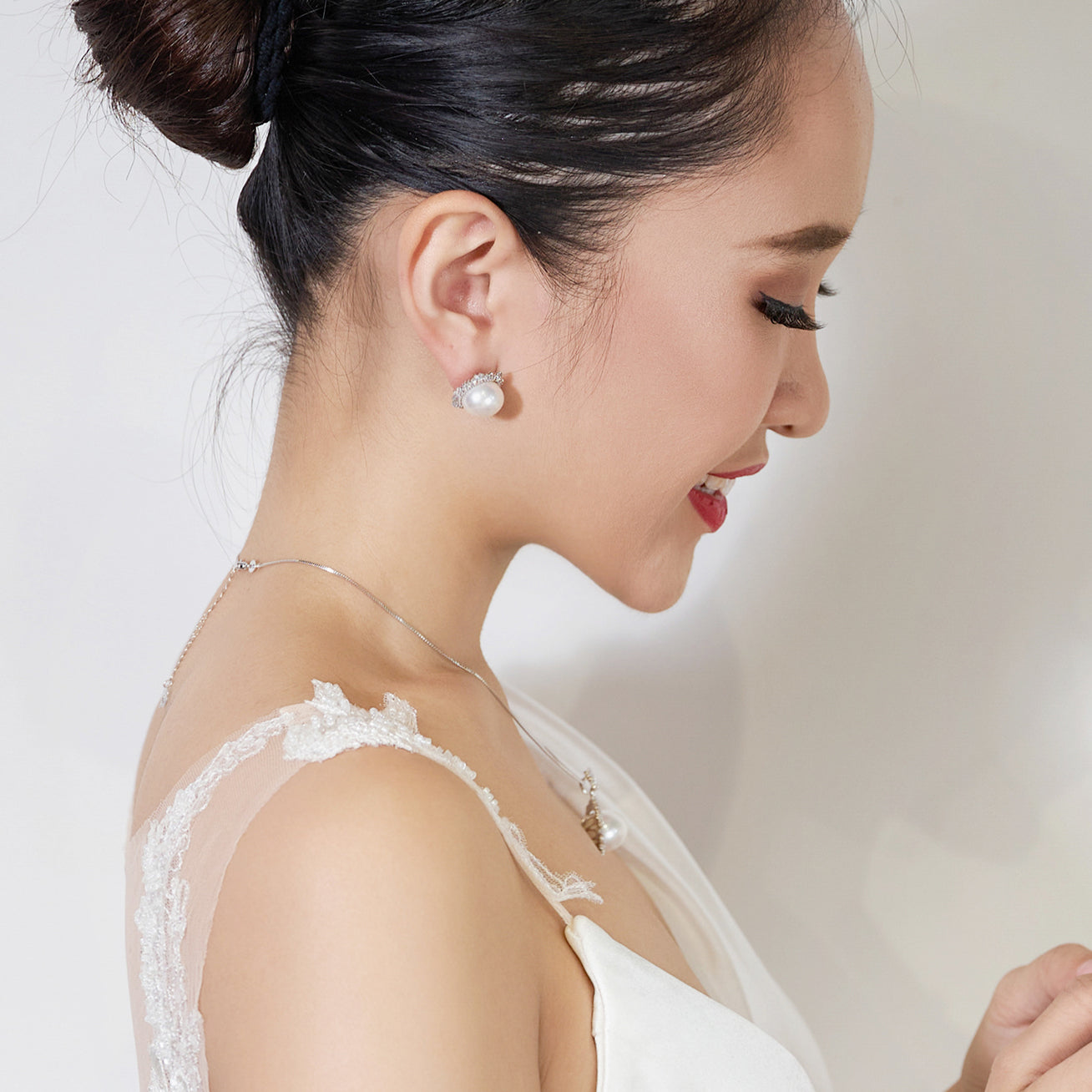 18K Solid Gold Edison Pearl Earrings for Women - Luxury Freshwater Pearl Stud Earrings - Perfect for Weddings, Parties & Special Occasions - KE00010