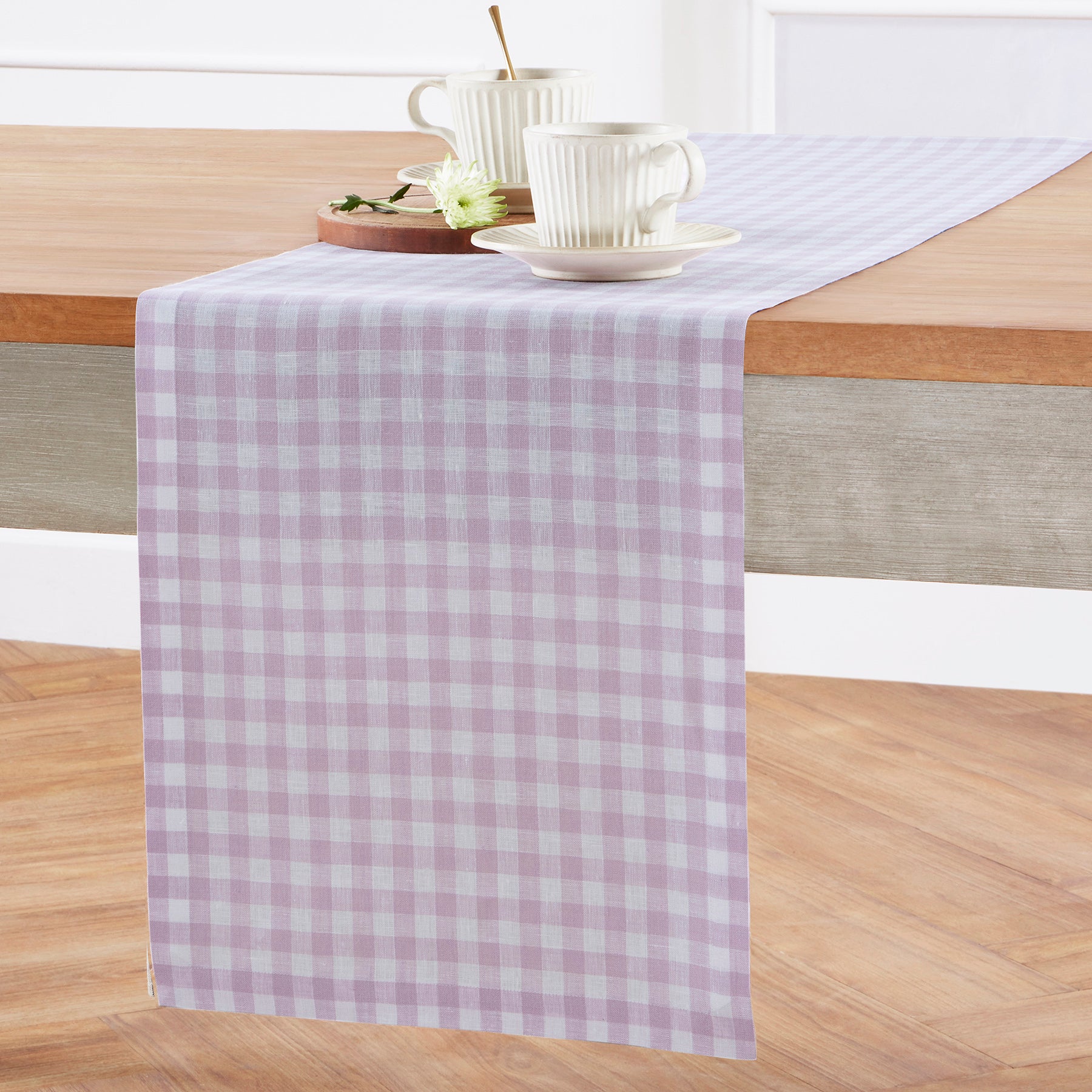 Stylish Gingham Table Runner for Dining & Kitchen Decor - Perfect for Parties, Weddings & Home Styling