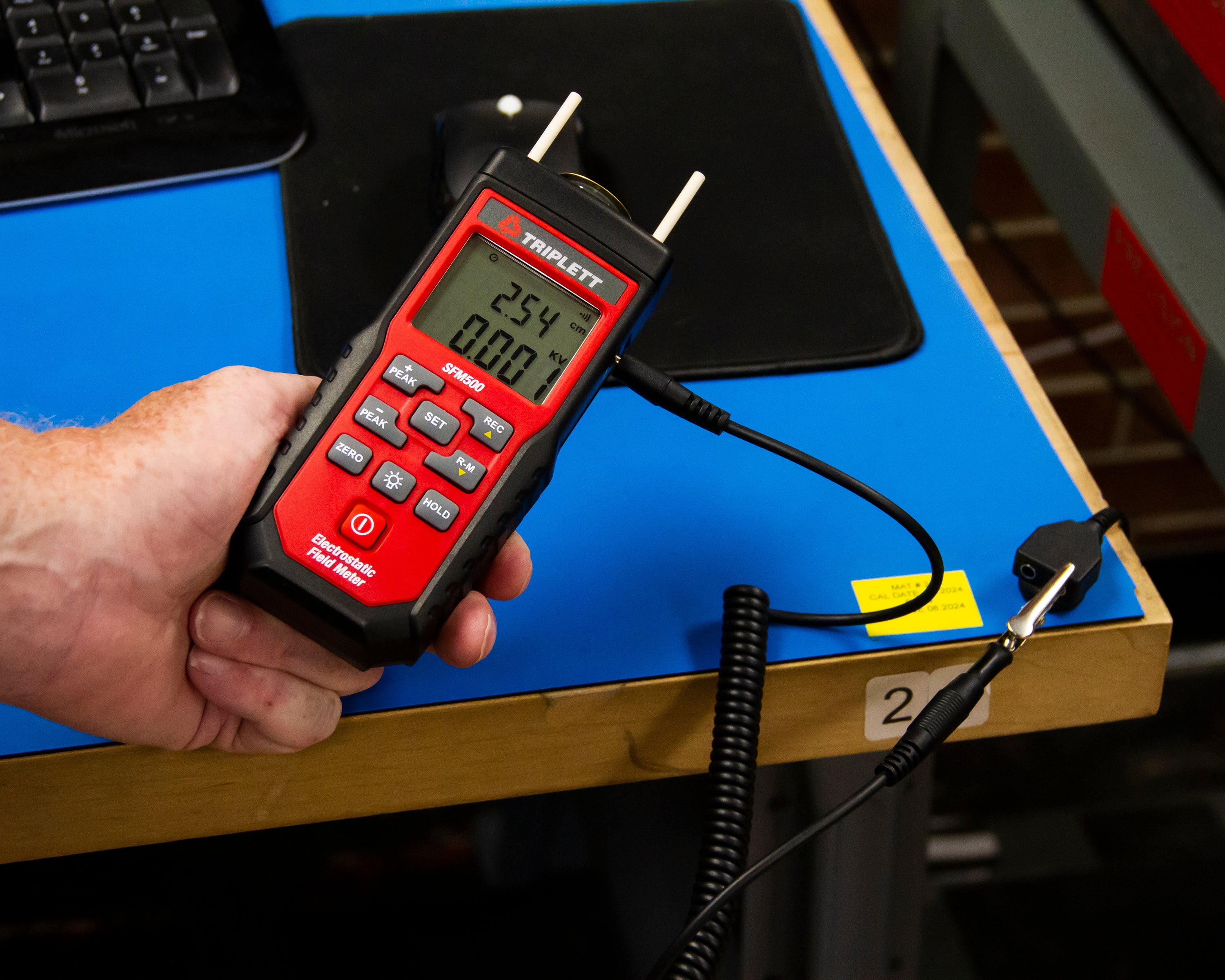 SFM500 Electrostatic Field Meter - Digital EMF Tester for Home & Office Safety - Measure Static Electricity in Electronics, Industrial & Laboratory Environments