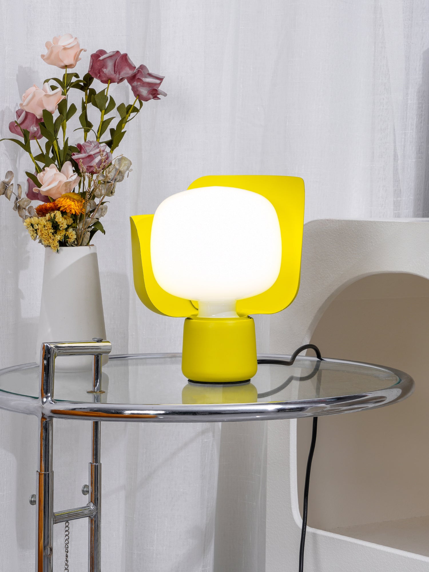 Elegant Petals Glass Table Lamp - Modern Home Decor for Bedroom, Living Room & Office - Soft Ambient Lighting for Relaxation & Cozy Atmosphere