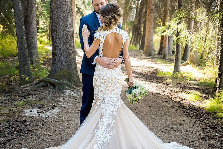 Calla Blanche Lydia 16130 Sample Wedding Gown - Elegant Lace Bridal Dress for Brides, Formal Occasions & Special Events