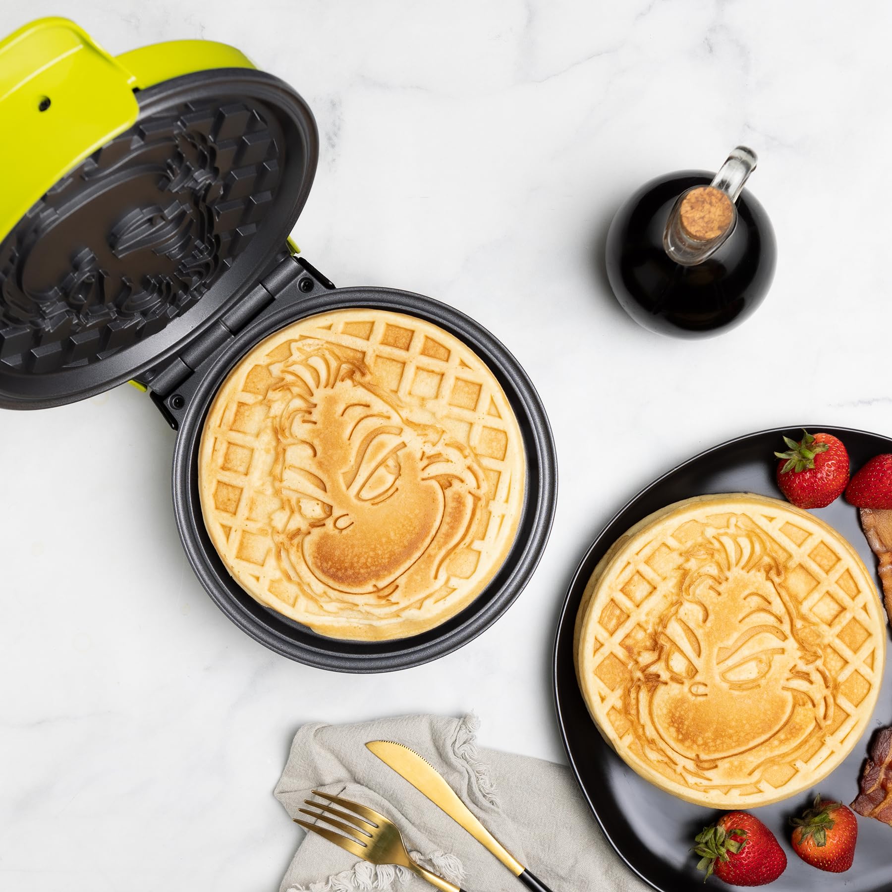 Uncanny Brands Dr. Seuss The Grinch Waffle Maker - Make Festive Grinch-Themed Waffles for Christmas Breakfast & Holiday Parties