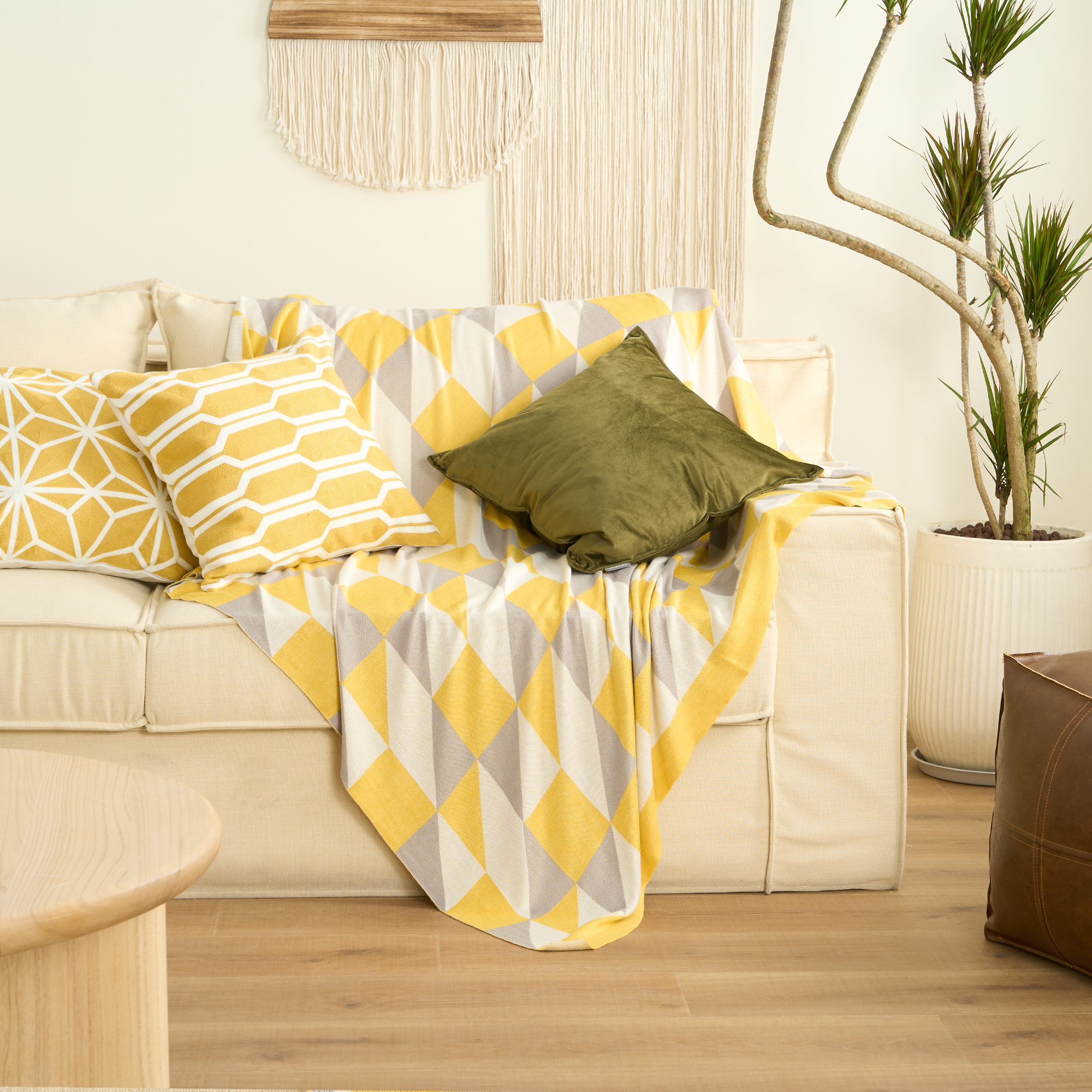Geometric Throw Blanket - Soft & Stylish Knit Blanket for Couch, Bed, or Sofa - Perfect for Cozy Nights, Home Decor, and Gifts