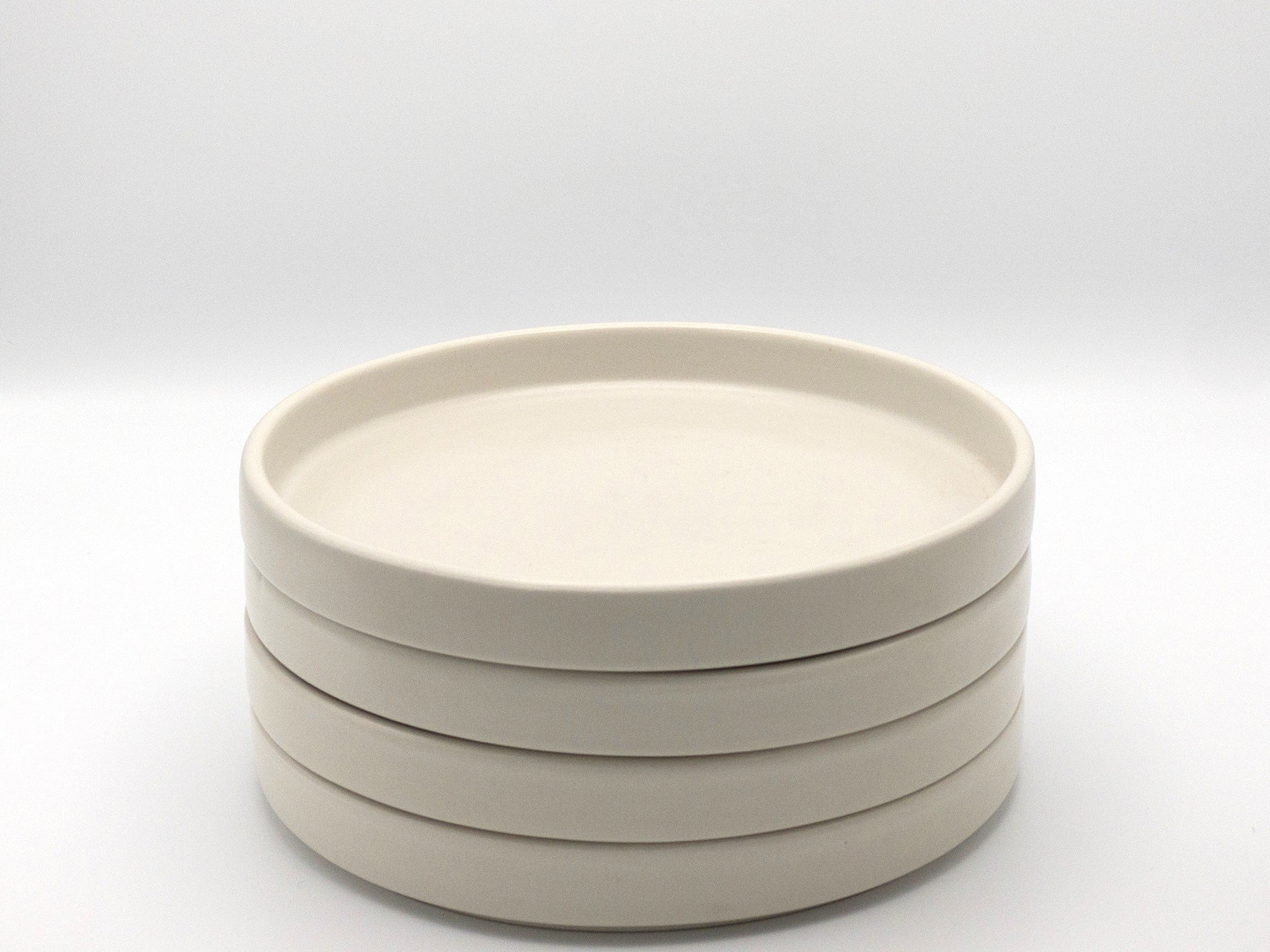 Premium American Modern Dinner Plate Set - 4-Piece Matte White Ceramic Plates for Everyday Dining & Entertaining