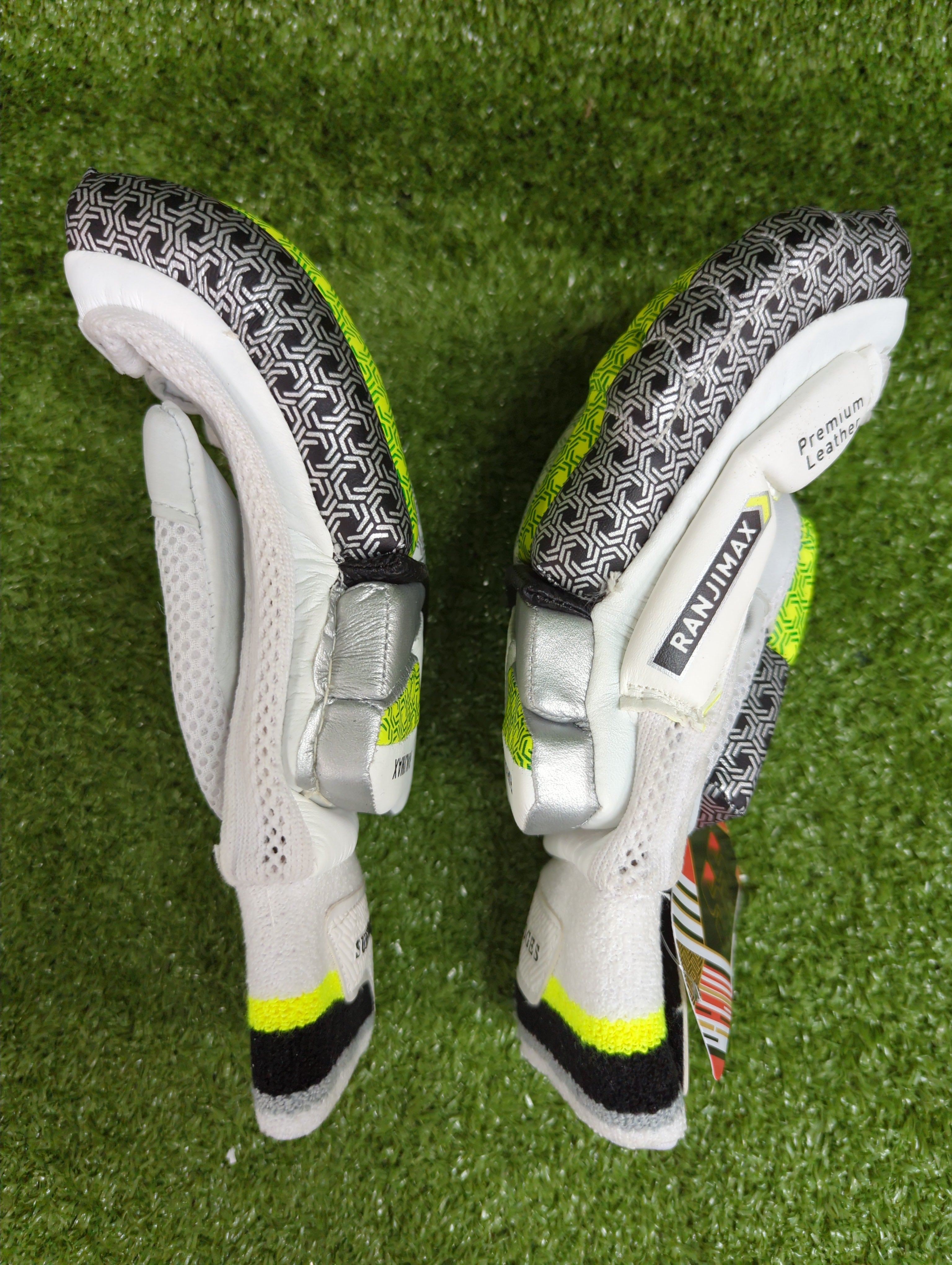 SS Ranjimax Junior & Youth Cricket Batting Gloves - Lightweight Protective Gear for Young Players | Perfect for Practice & Matches