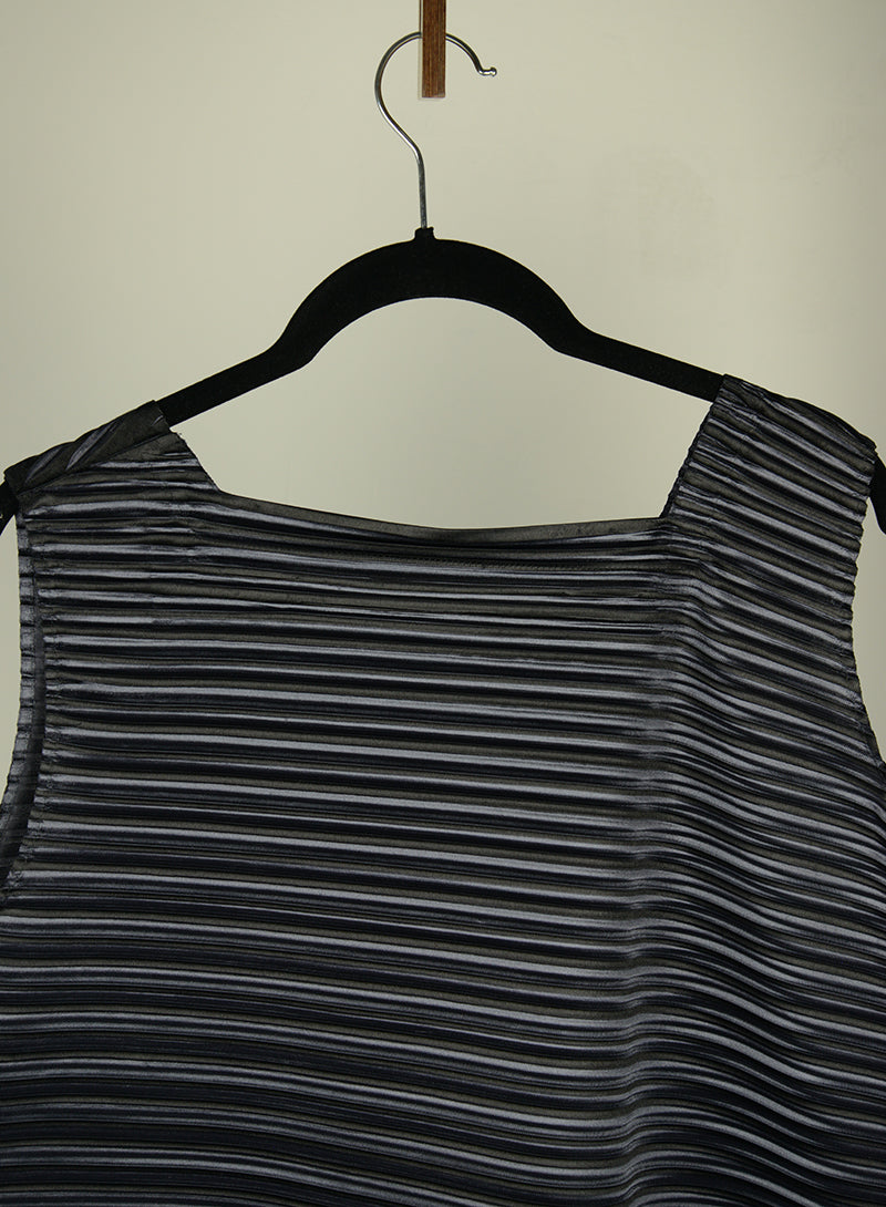 Issey Miyake Pleats Please Black Pleated Dress Size 46 - Elegant & Comfortable for Work, Parties & Special Occasions