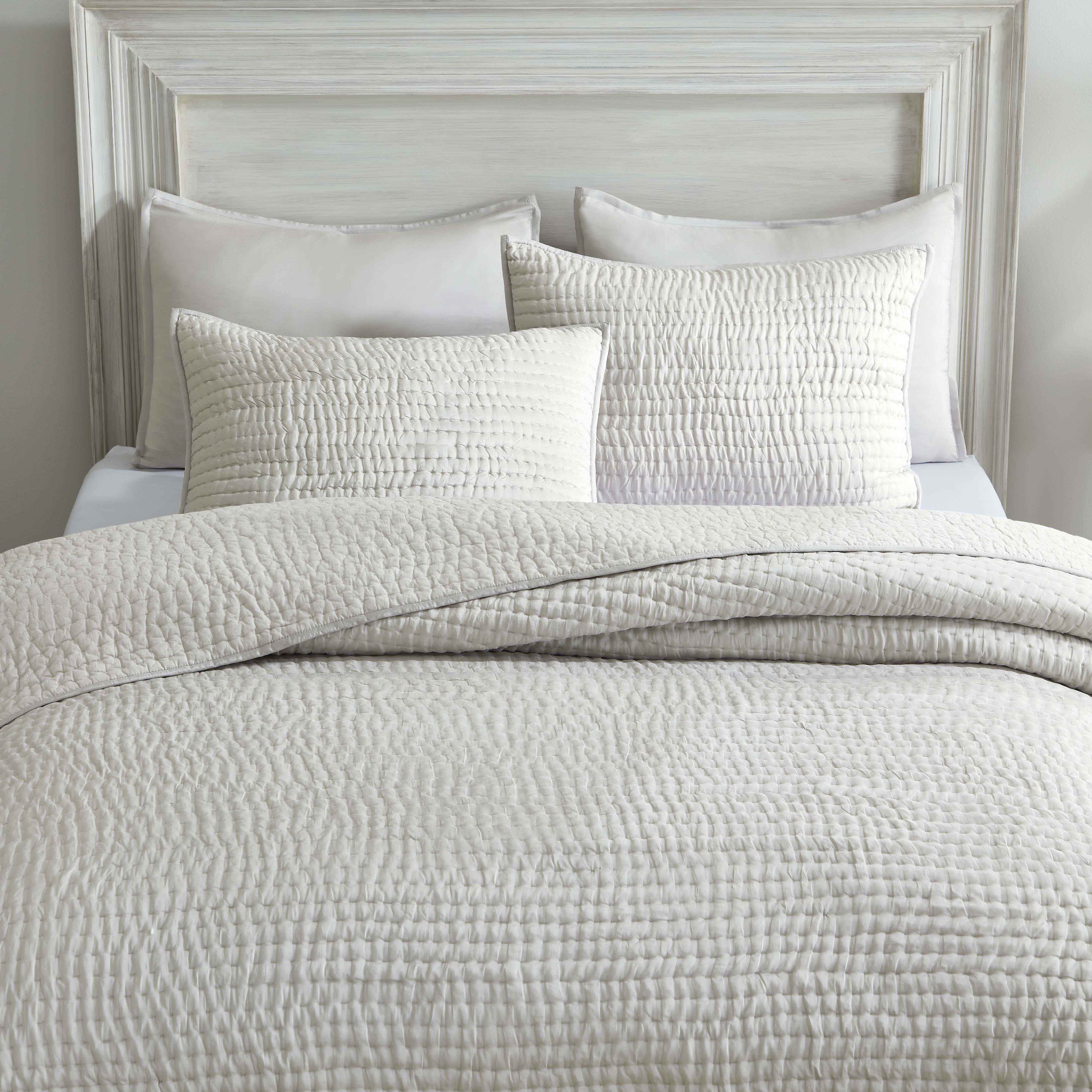 Bella 100% Pure Silk All Season Handmade Quilt Set - Queen Size Luxury Bedding for Master Bedroom, Guest Room & Cozy Home Decor