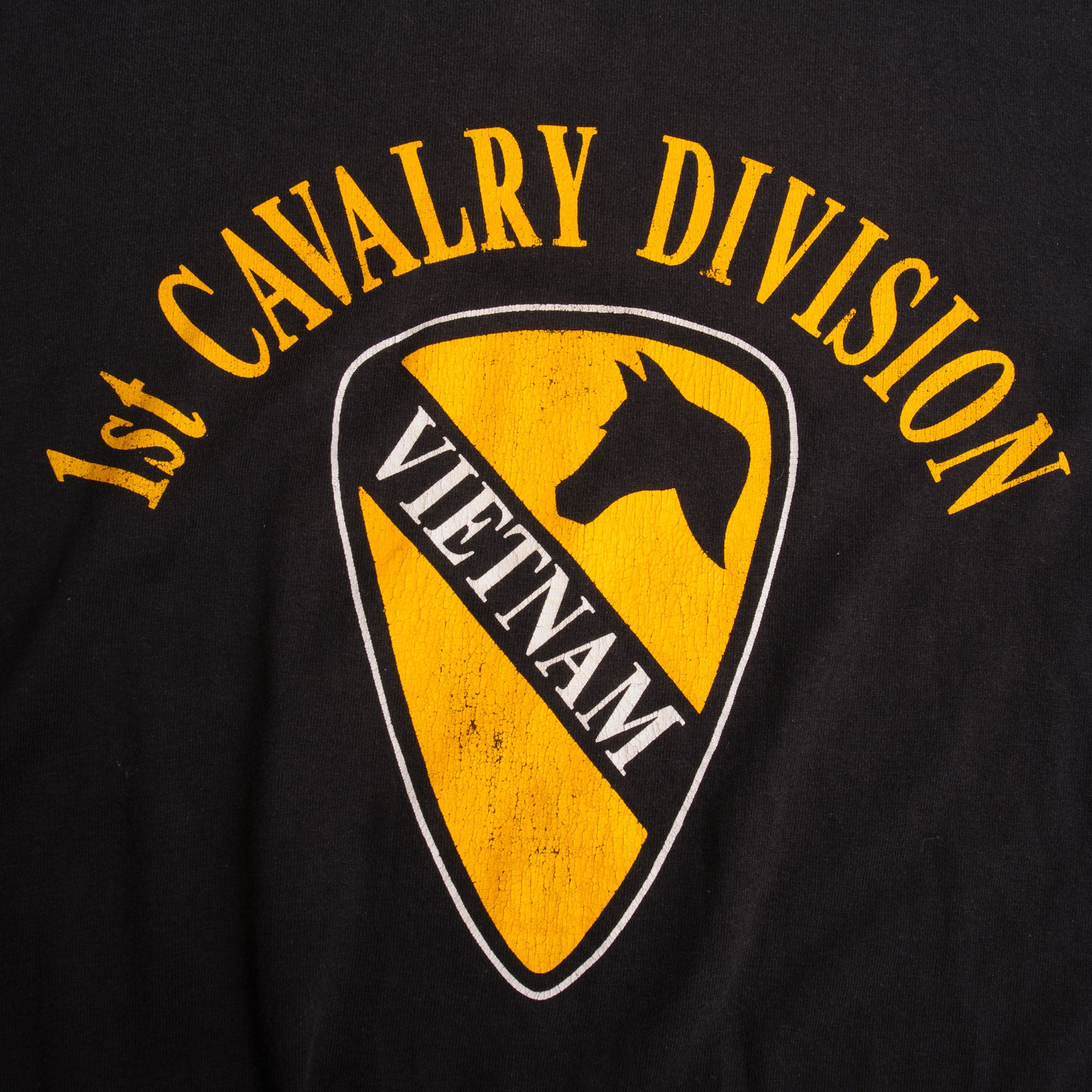Vintage 1st Cavalry Division Vietnam War T-Shirt 1990s XL - Authentic Military Tee Made in USA - Perfect for History Buffs & Veterans Events