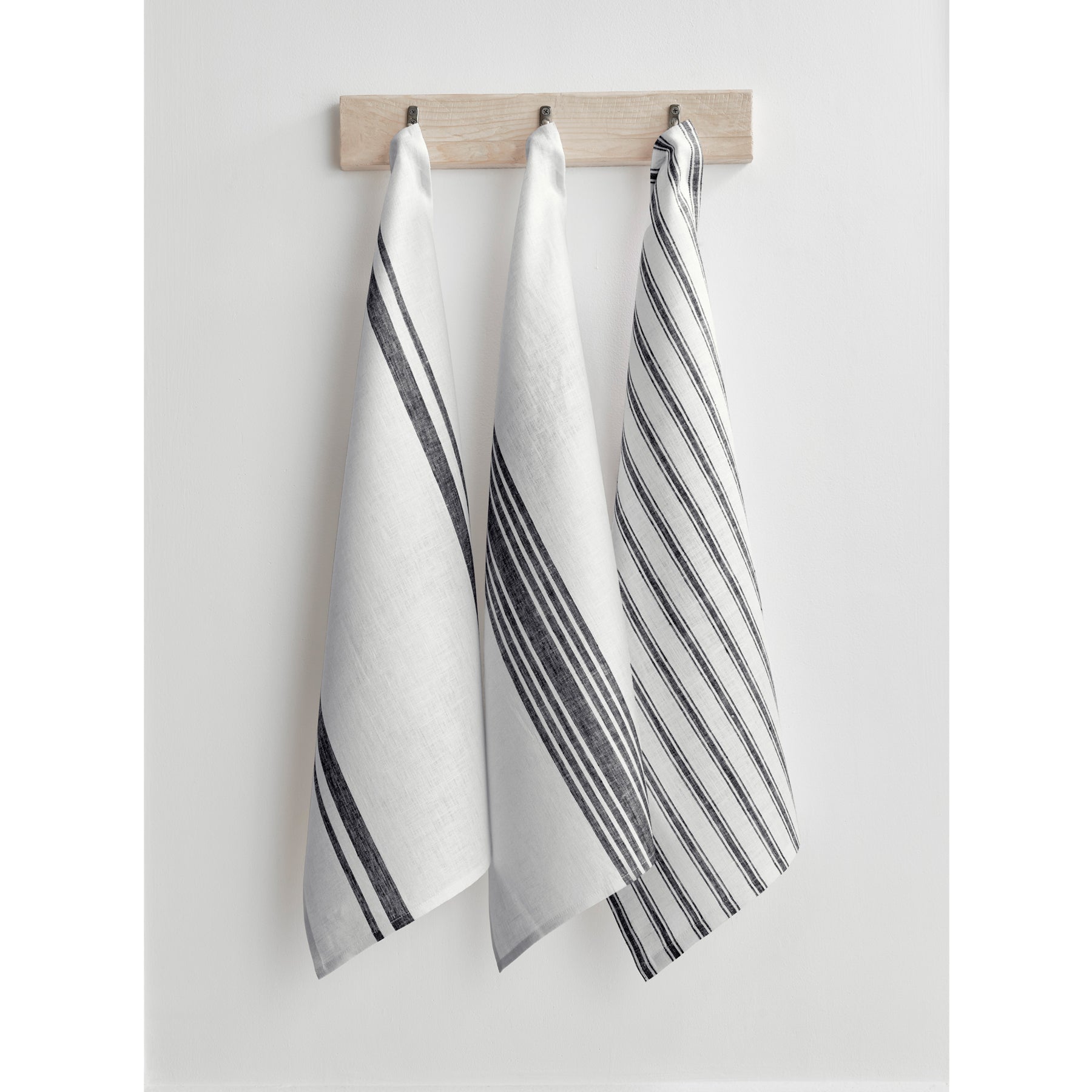 Natural / White / Black Assorted