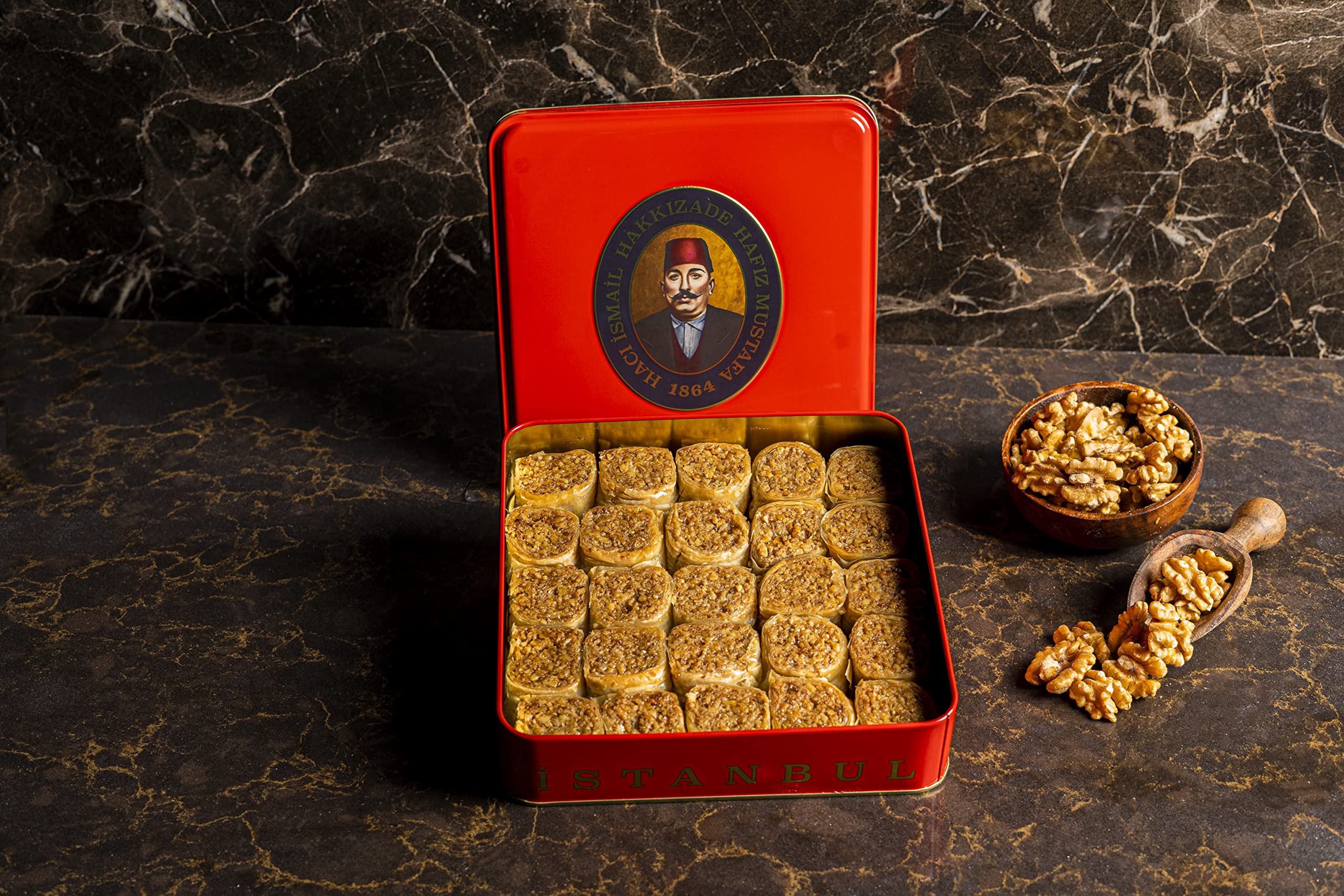 Premium Hafiz Mustafa 1864 Istanbul Baklava Pastry Gift Box - Authentic Turkish Baklava Dessert with Fresh Phyllo Dough, Pistachios, Hazelnuts & Walnuts - Perfect for Birthdays, Christmas Gifts, Dinner Parties & Holiday Treats