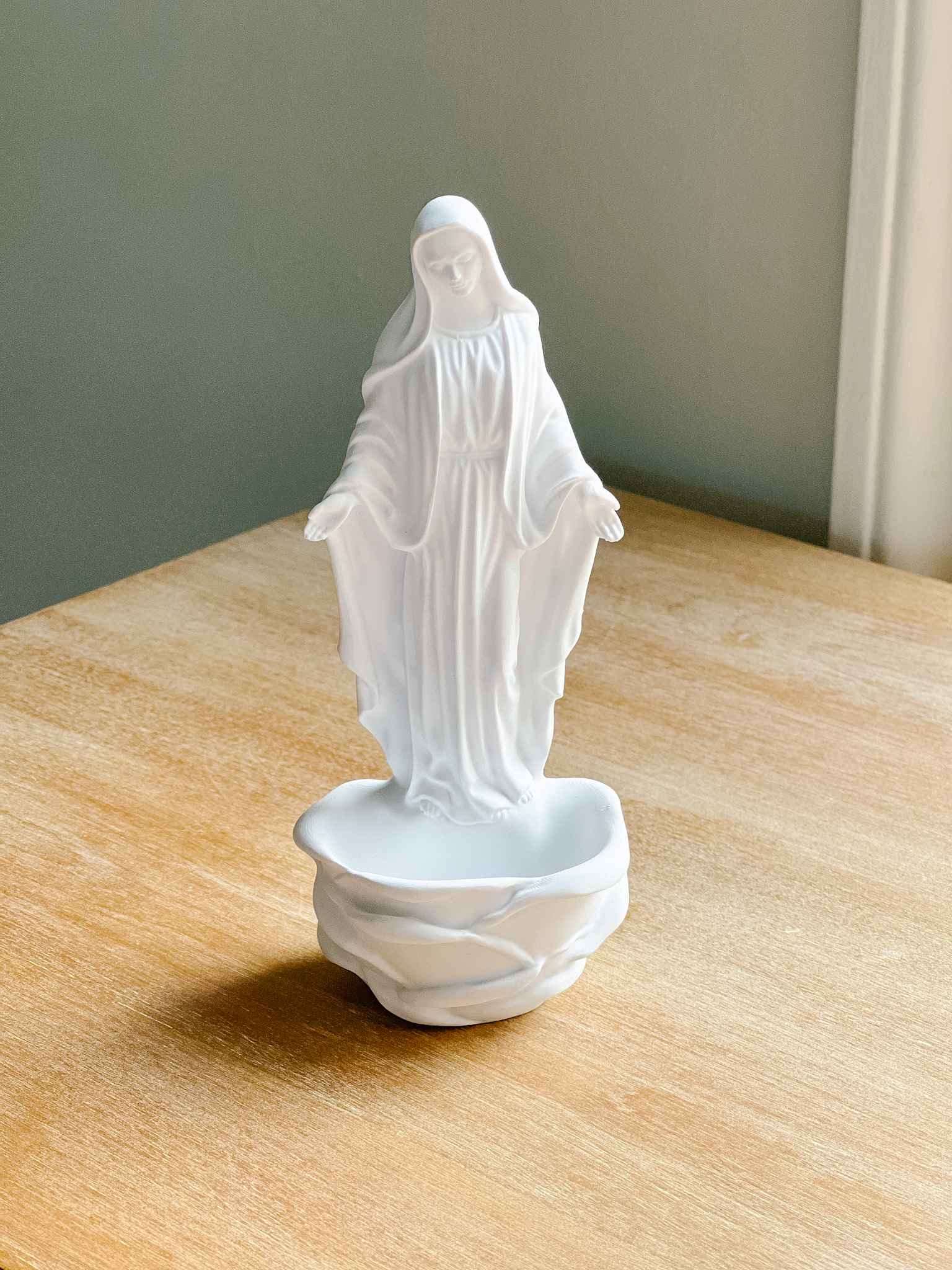 Blessed Mother Holy Water Font - Religious Home Decor for Prayer & Meditation - Perfect for Catholic Gifts, Church Altars & Spiritual Spaces
