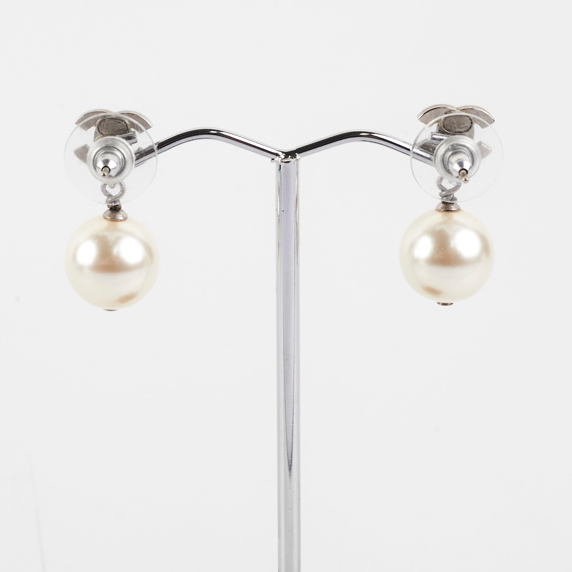 Chanel CC Logo Pearl Drop Earrings for Women - Luxury Fashion Jewelry Gift for Birthday, Anniversary & Special Occasions
